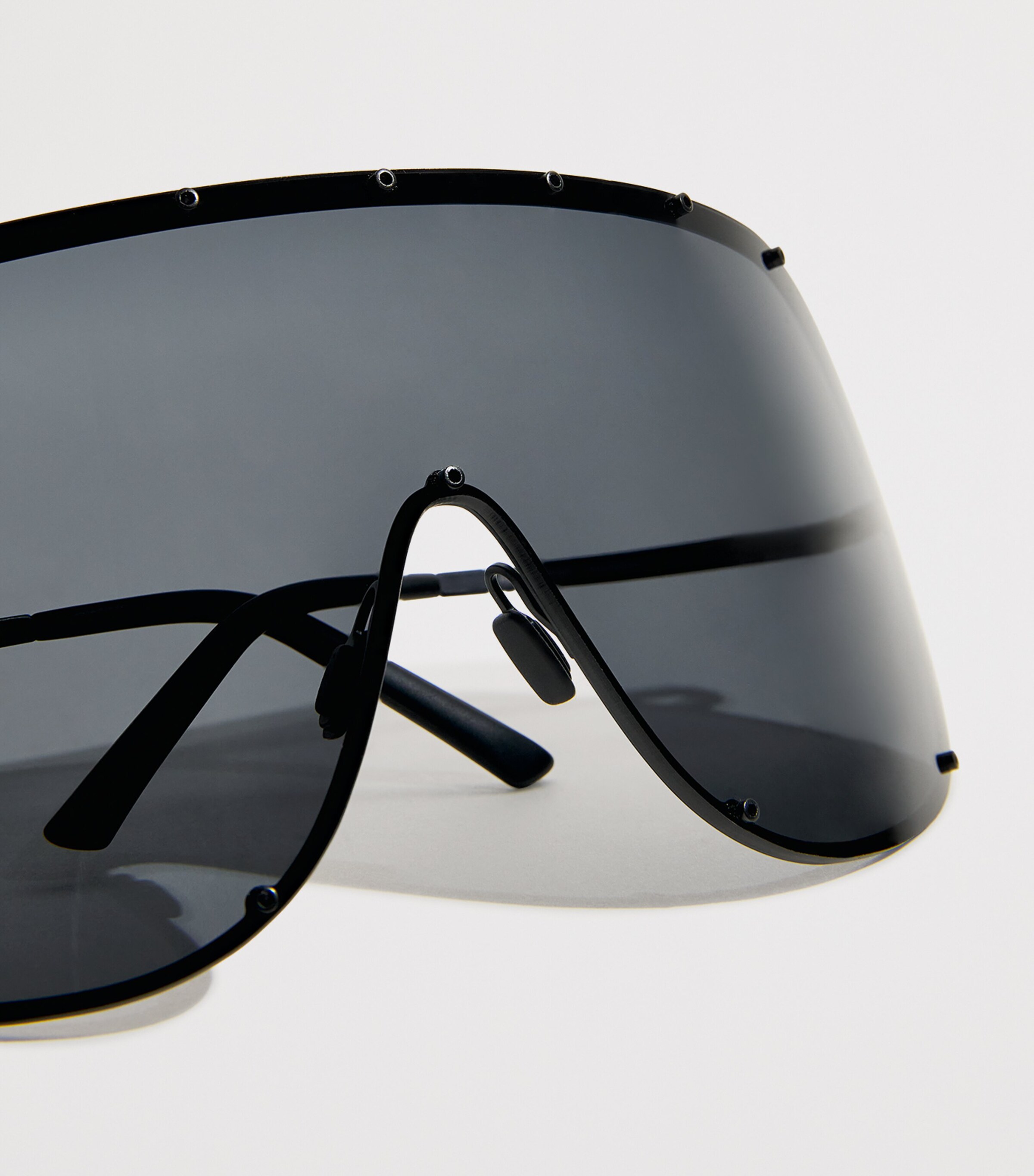 Rick Owens Steel Shield Sunglasses Blk Tmpl/blk Image 5