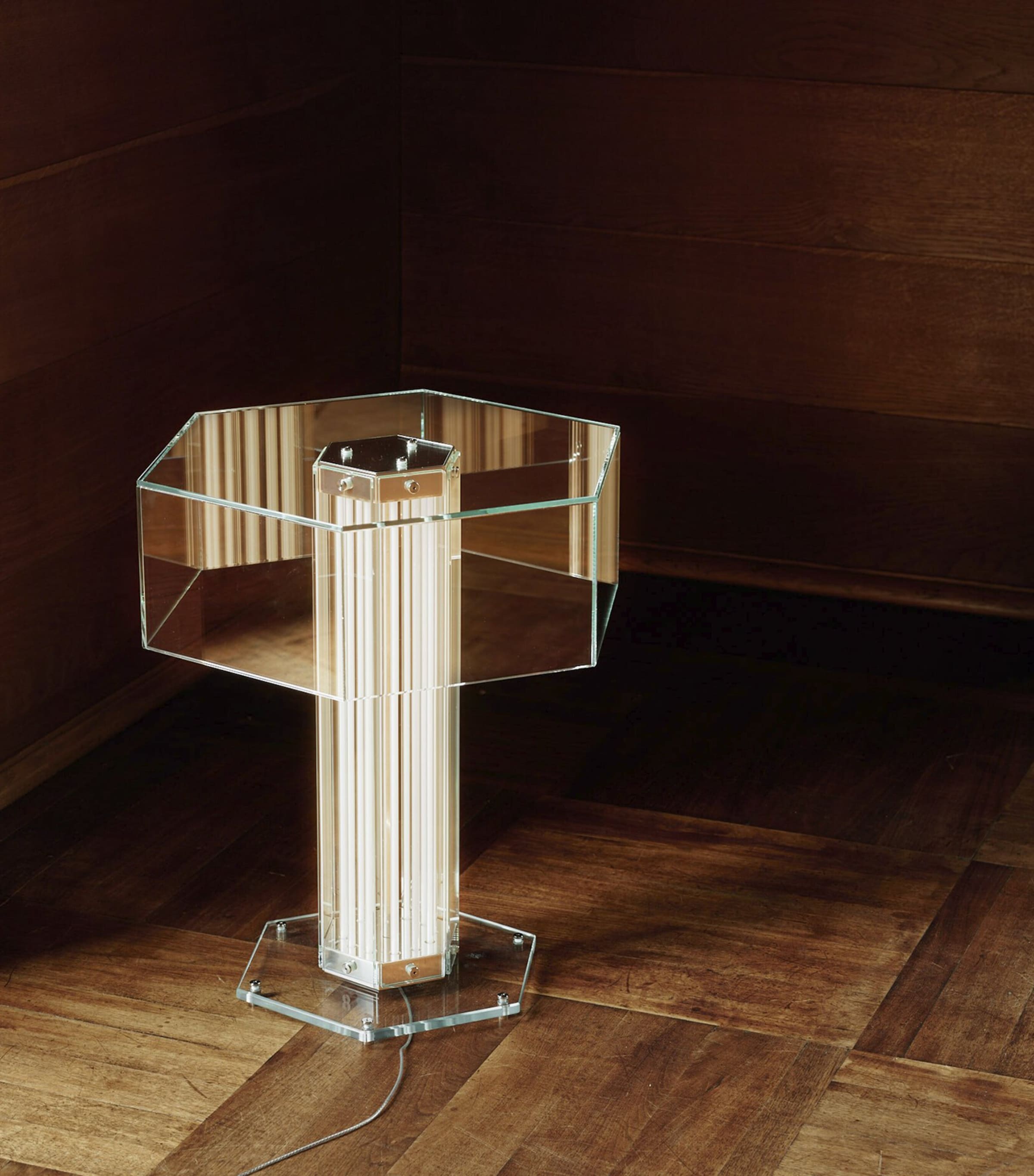 Flos Glass Superwire Table Lamp Image 4