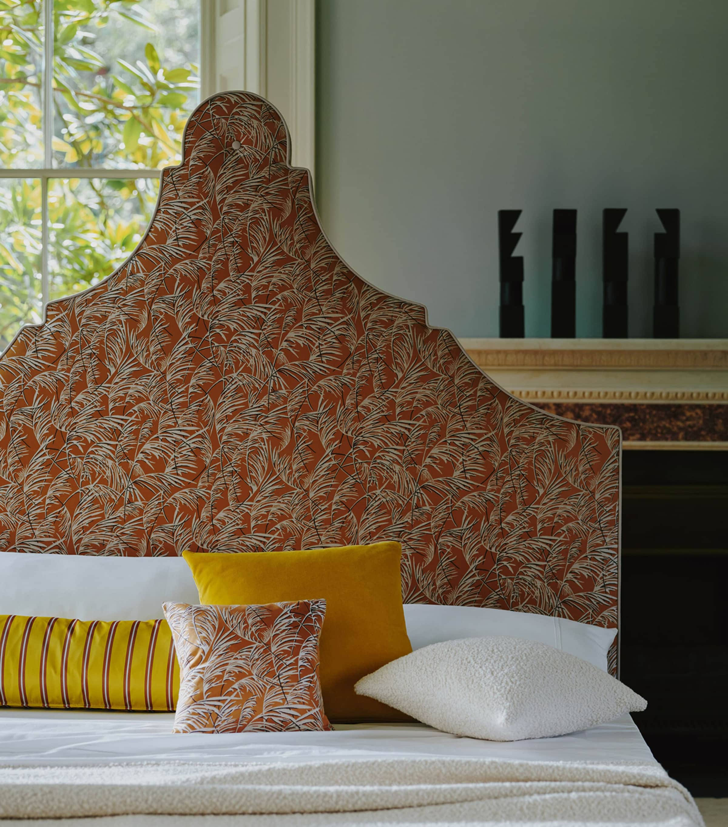 Claudia Nº3 Bed YELLOW Image 3