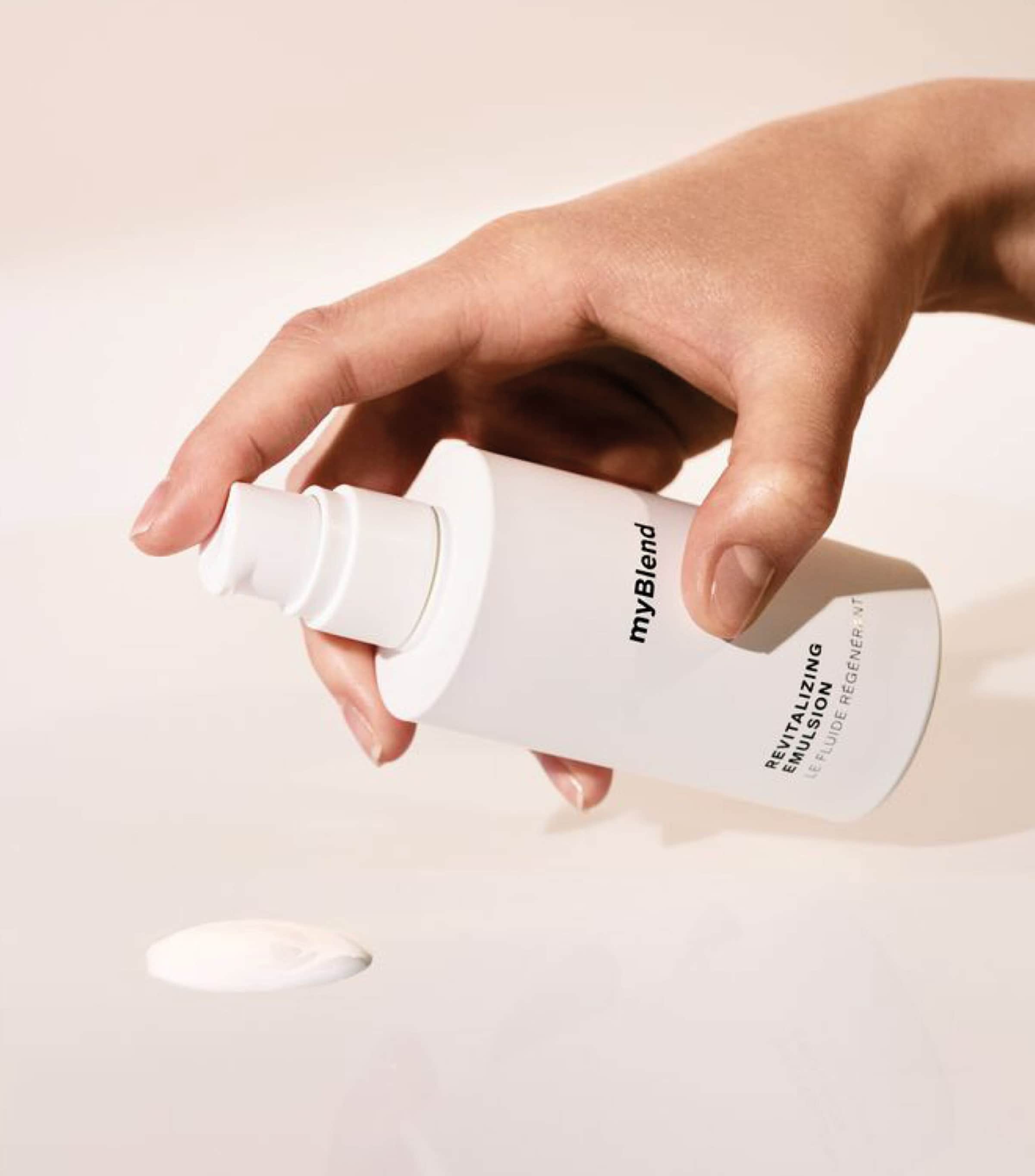 Revitalizing Emulsion (60ml) NO COLOUR Image 2