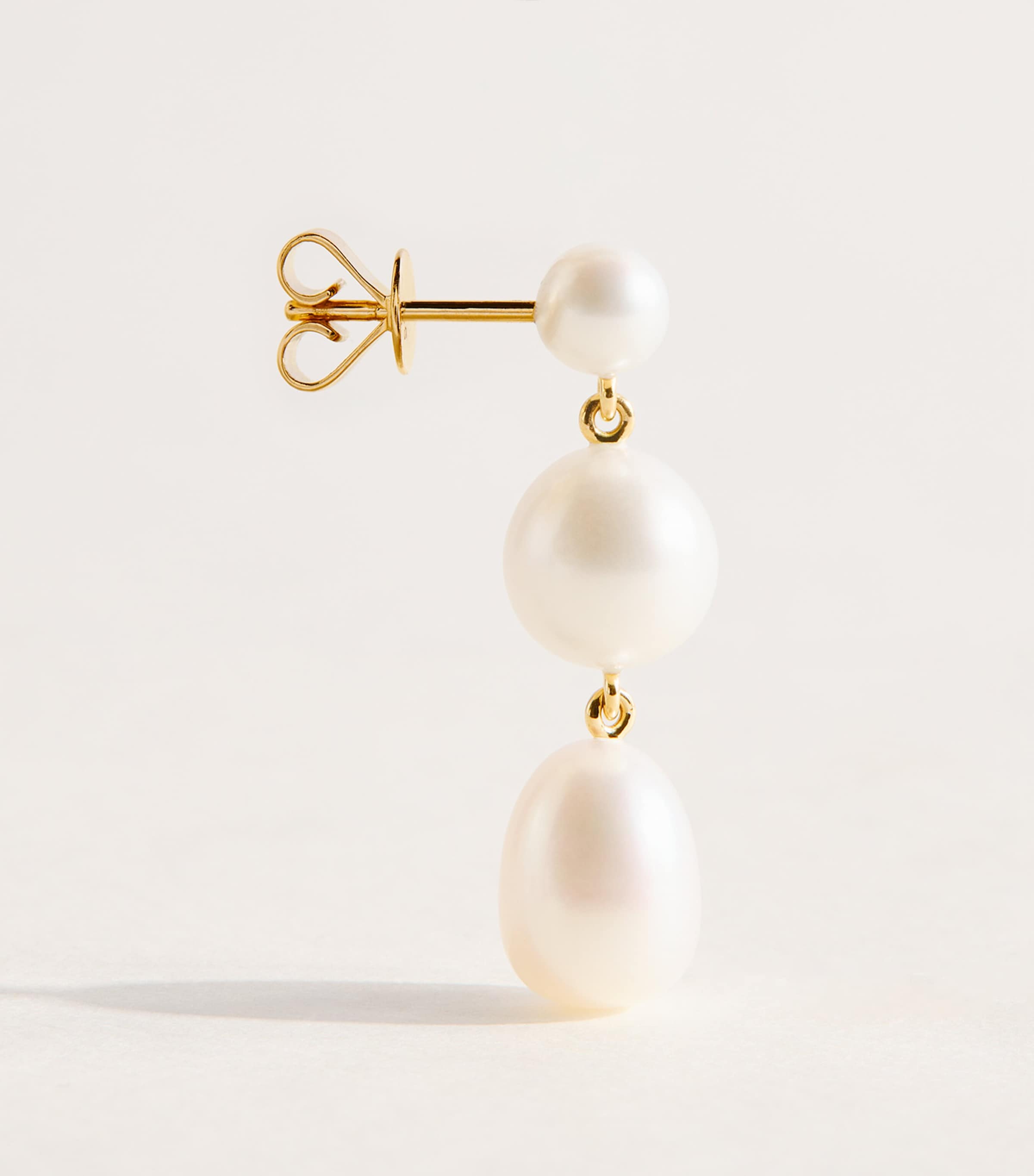 Sophie Bille Brahe Yellow Gold and Pearl Amis de Luce Earrings Yellow Gold Image 3