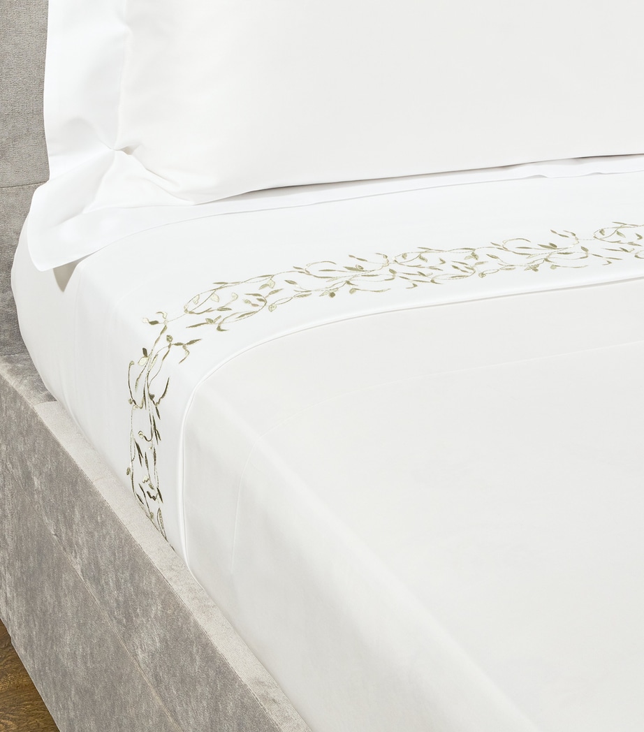 Harrods of London Tresco Embroidered Super King Duvet Cover Set (260cm x 220cm) White/sage Image 4