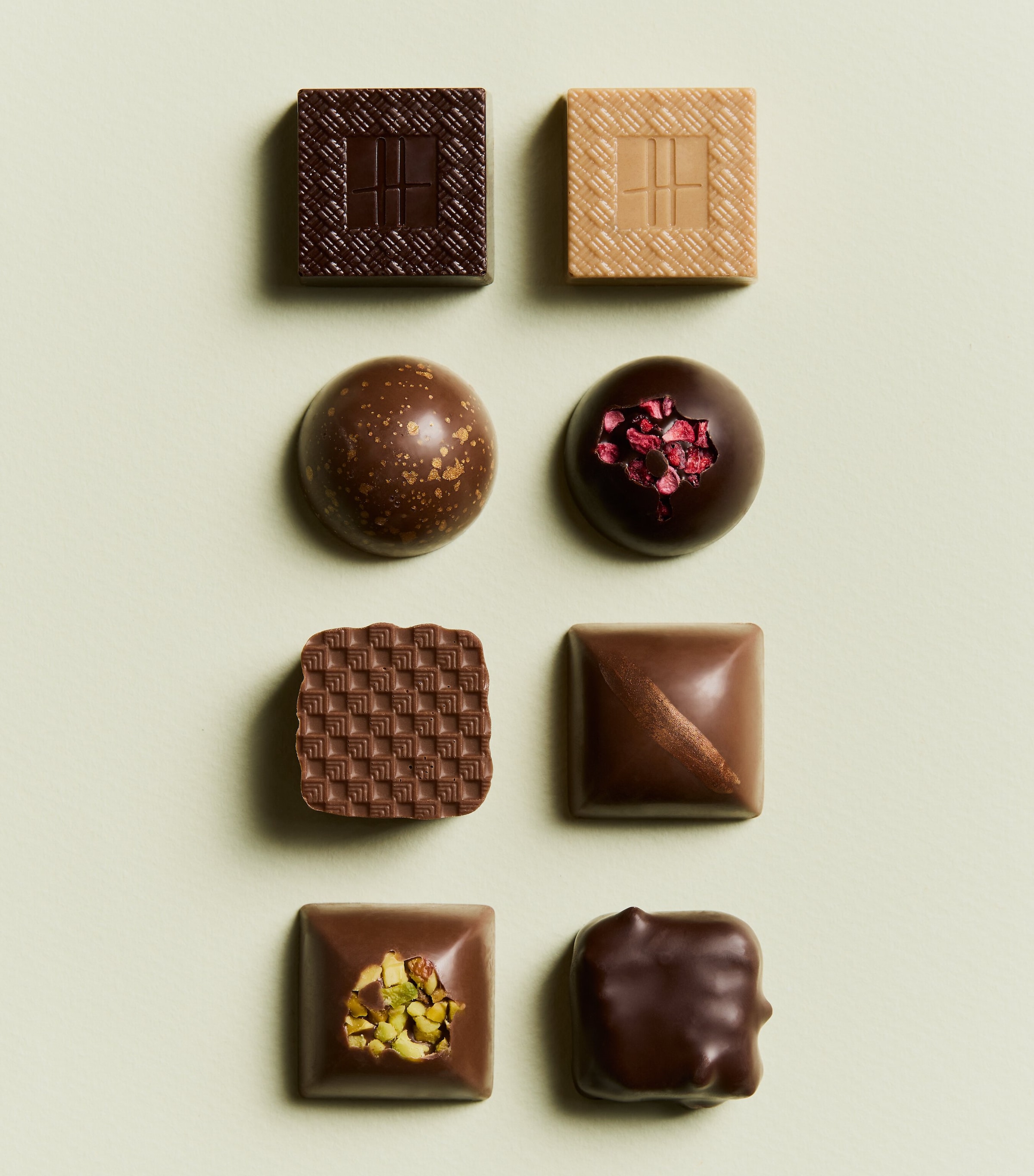 Mixed Chocolate Selection Box (8 pieces) NO COLOUR Image 2