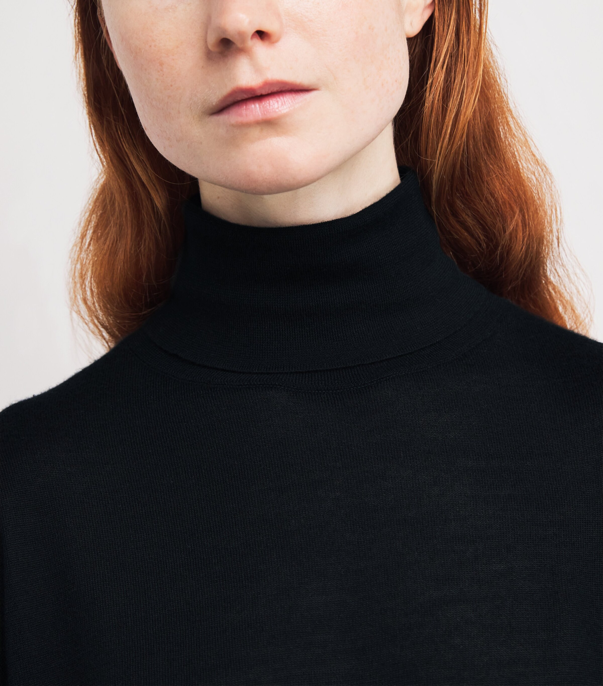 The Row Womens Nabari Cashmere Rollneck Sweater Black Image 5