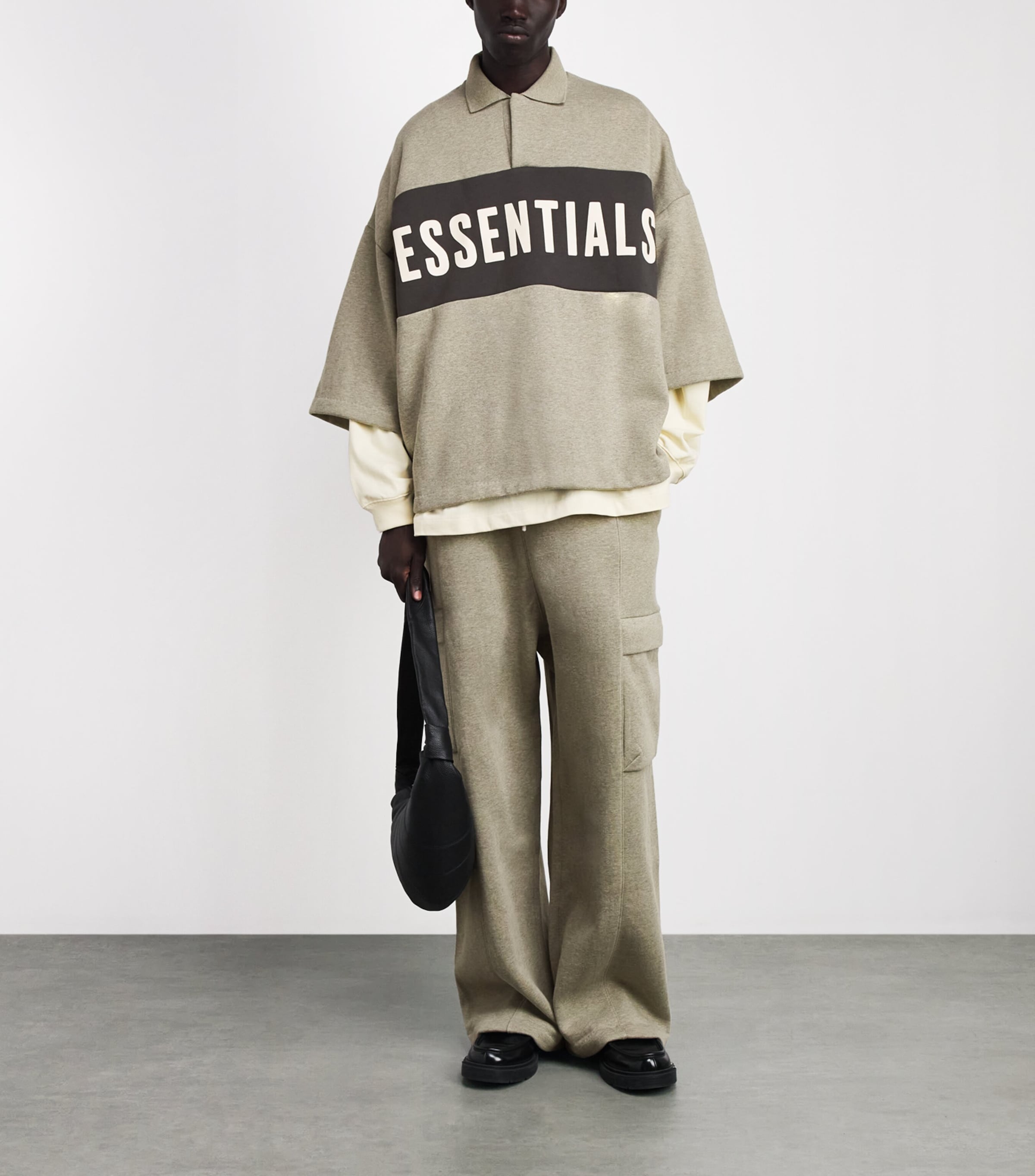 FEAR OF GOD ESSENTIALS Mens Fleece Cargo Trousers Seal Heather Image 2