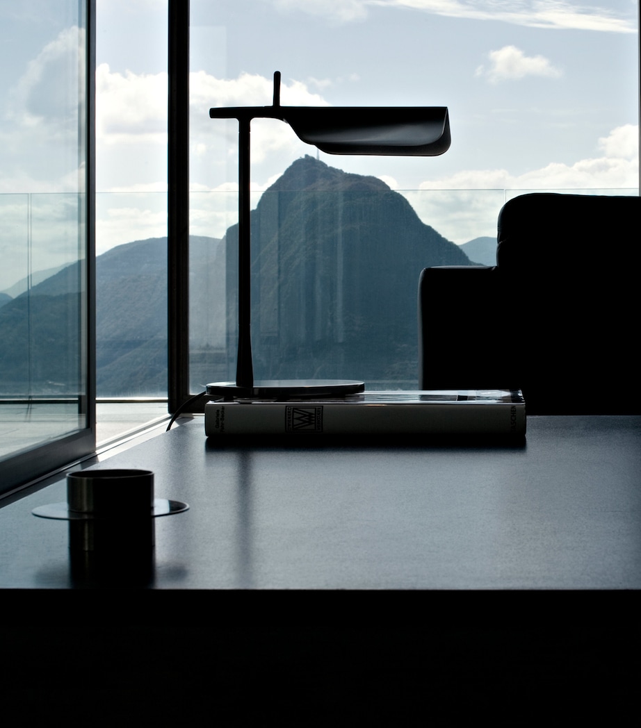 T Table Lamp BLACK Image 3