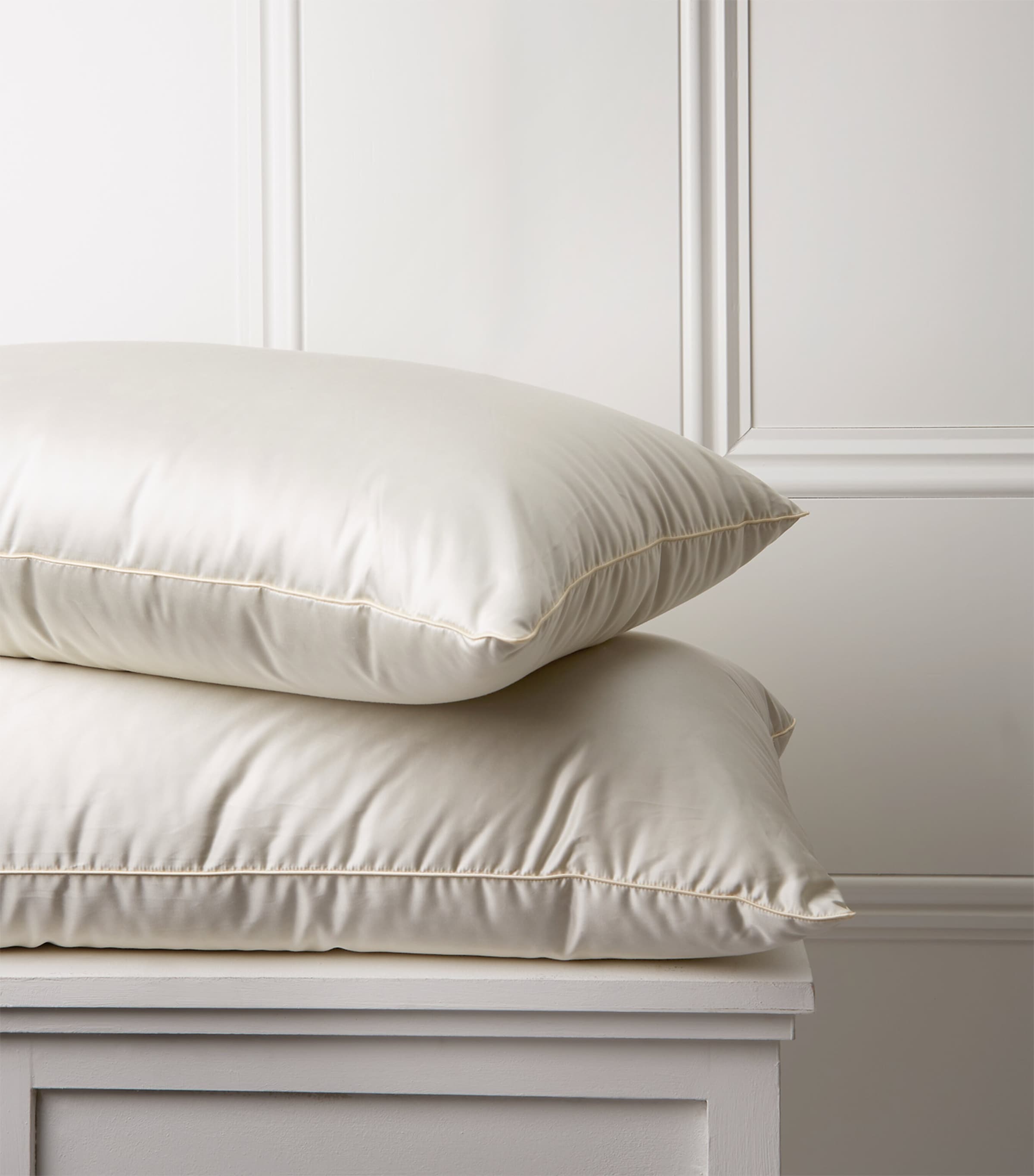 Arctic Duck Down Pillow (50cm x 90cm) IVORY Image 2