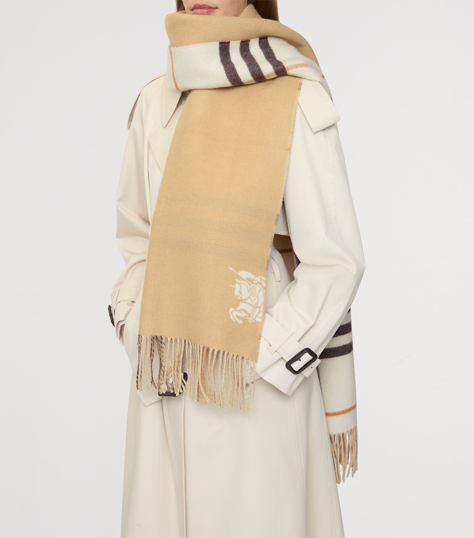 Cashmere Wide Reversible EKD Scarf PEBBLE WHITE Image 5