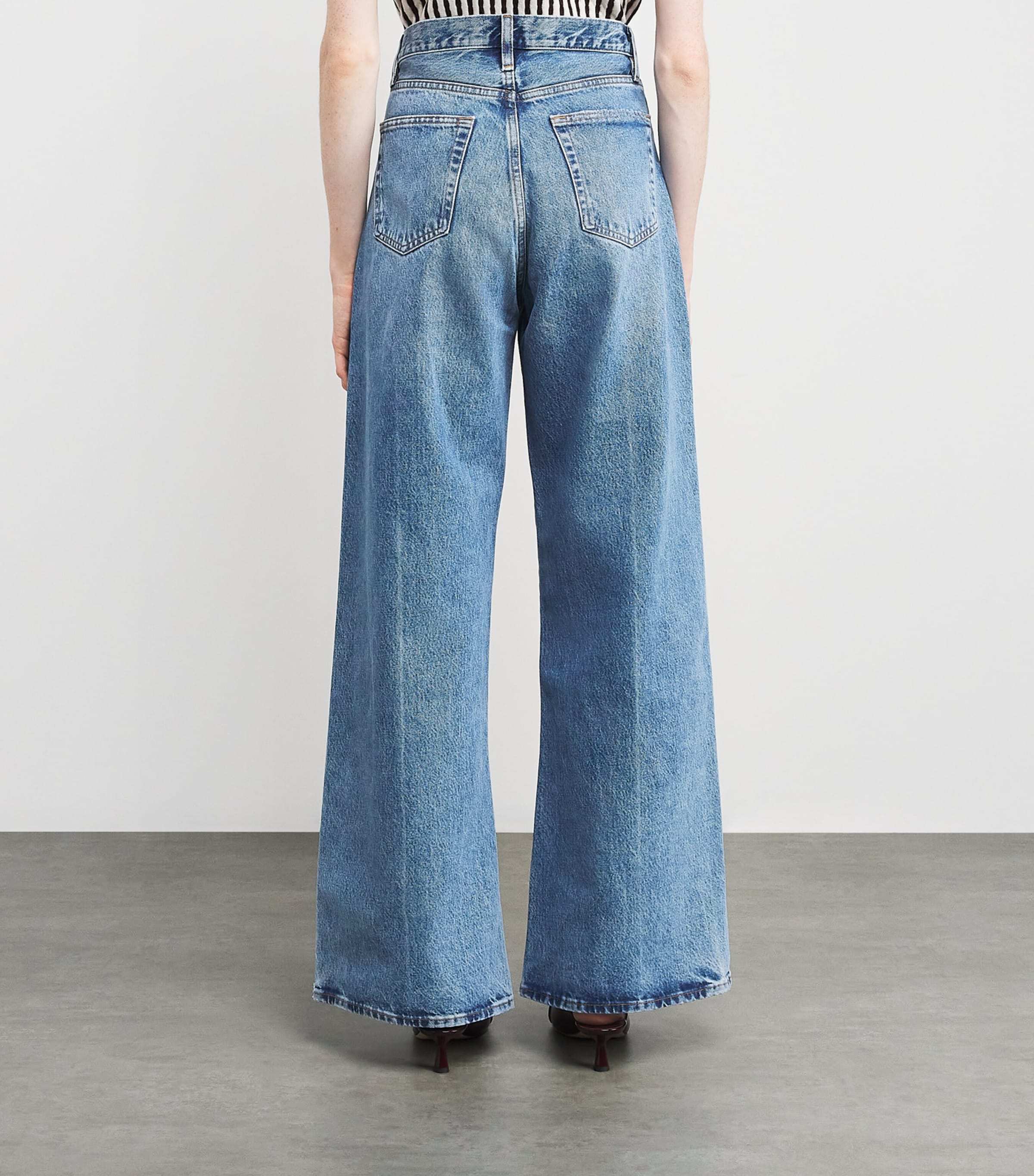 The Loose Jeans RUNDOWN Image 4