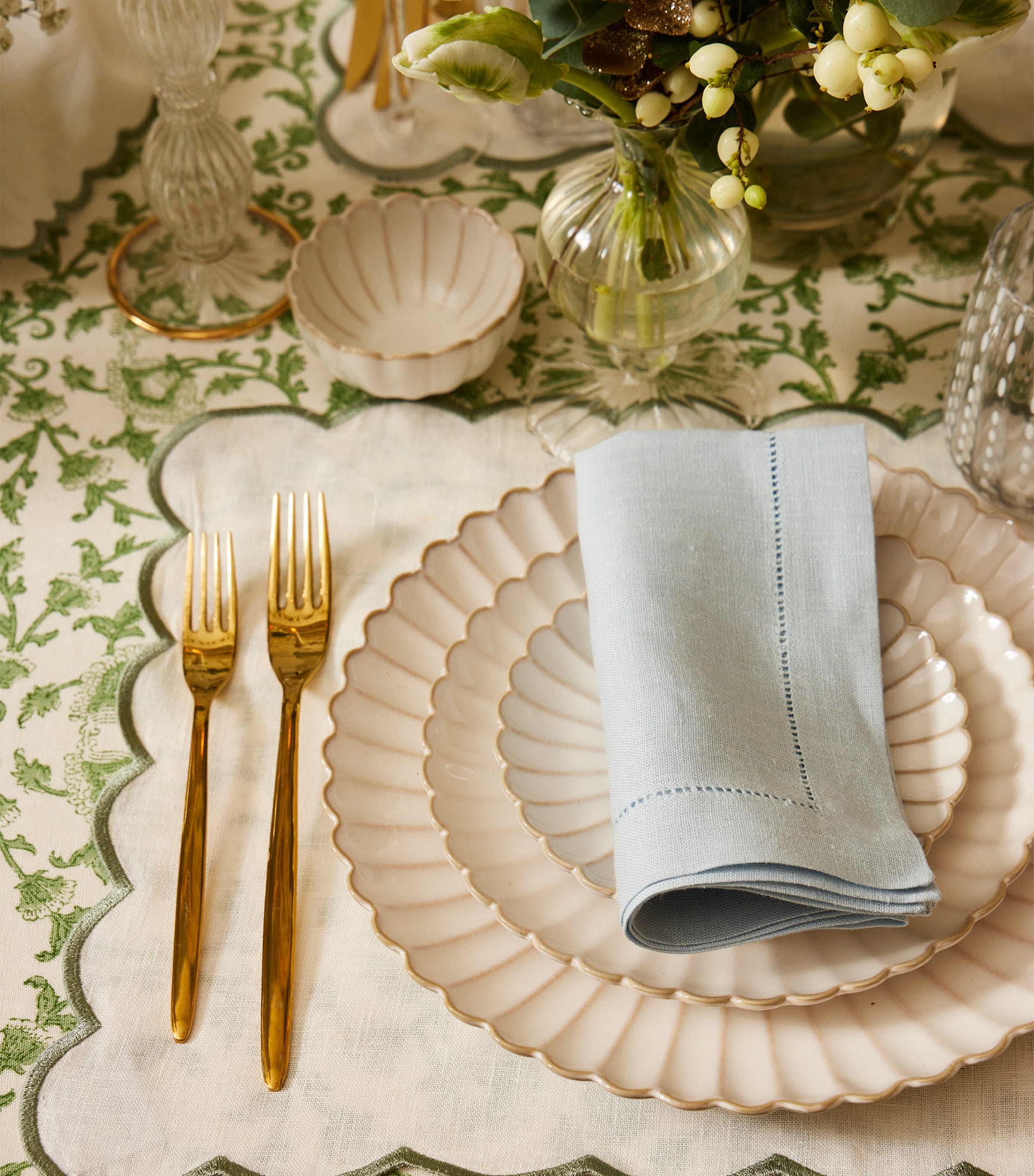 Set of 4 Shell Bread Plates (16cm) CREAM Image 5