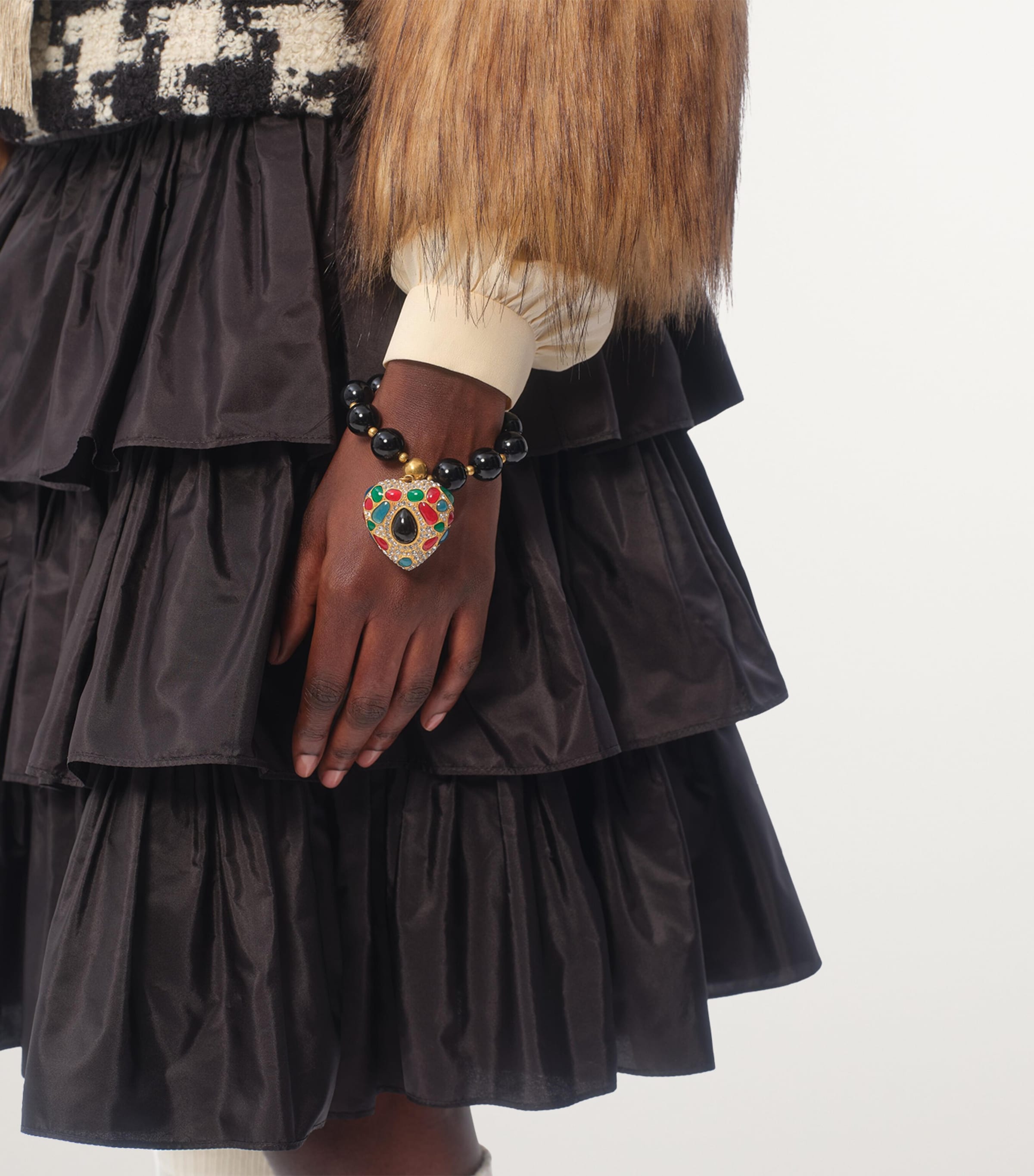 Crystal-Embellished Coeur Royal Bracelet R4J Image 4