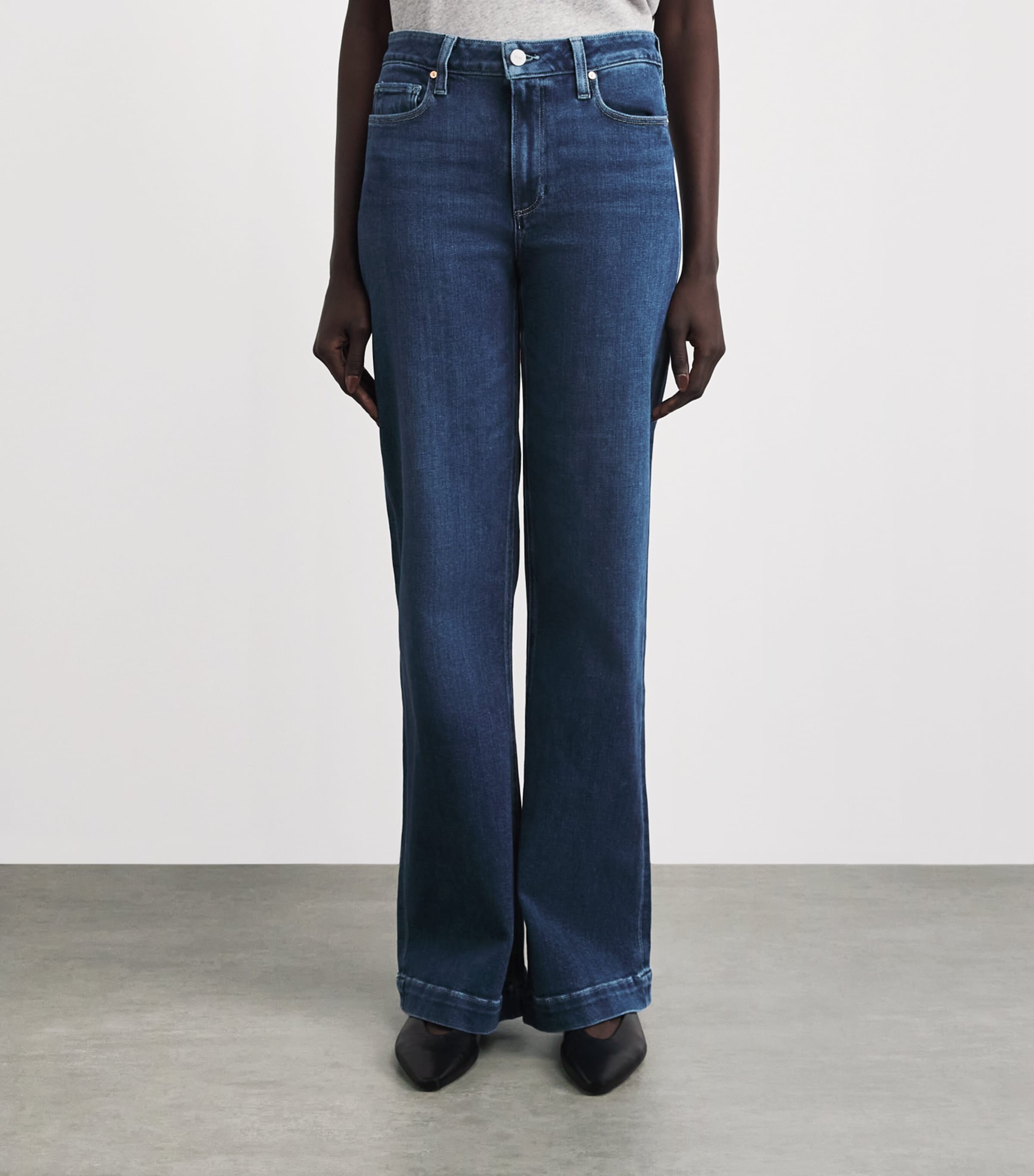 PAIGE Womens Leenah Flared Jeans Venetian Breeze Image 4