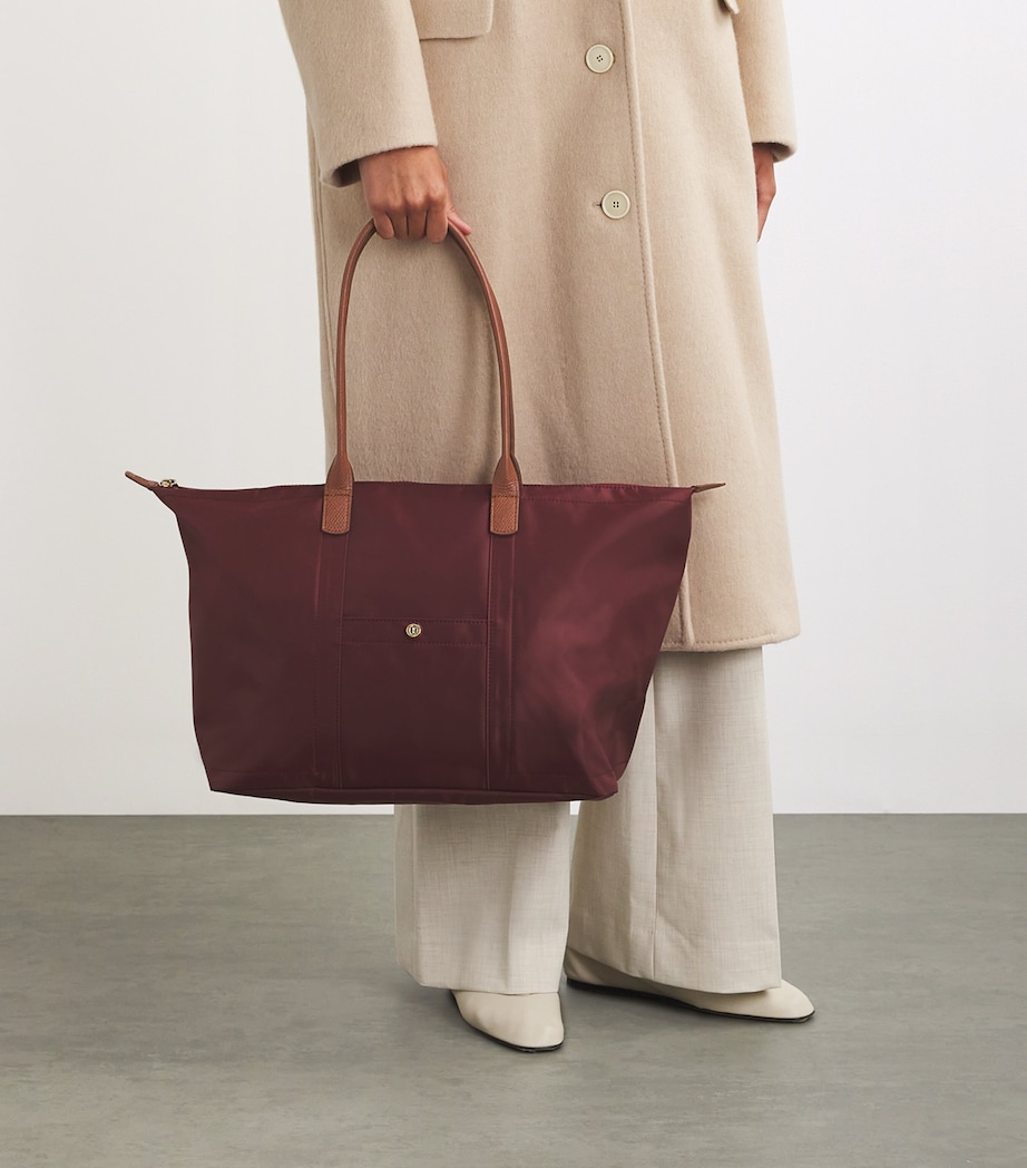 Medium Nylon Tote Bag OXBLOOD Image 2