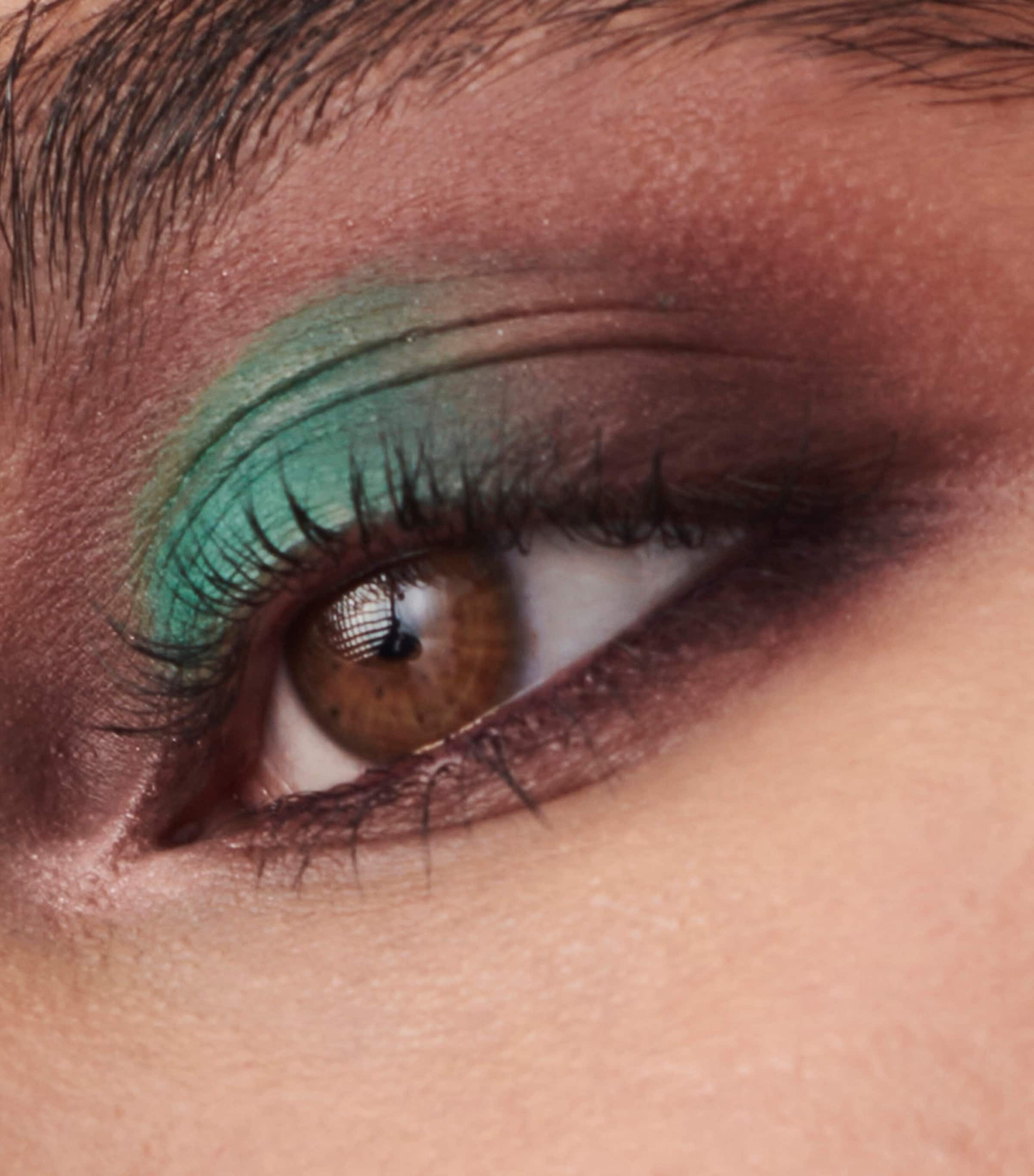 Prada Beauty Dimensions Durable Multi-Effect Eyeshadow Palette Image 3