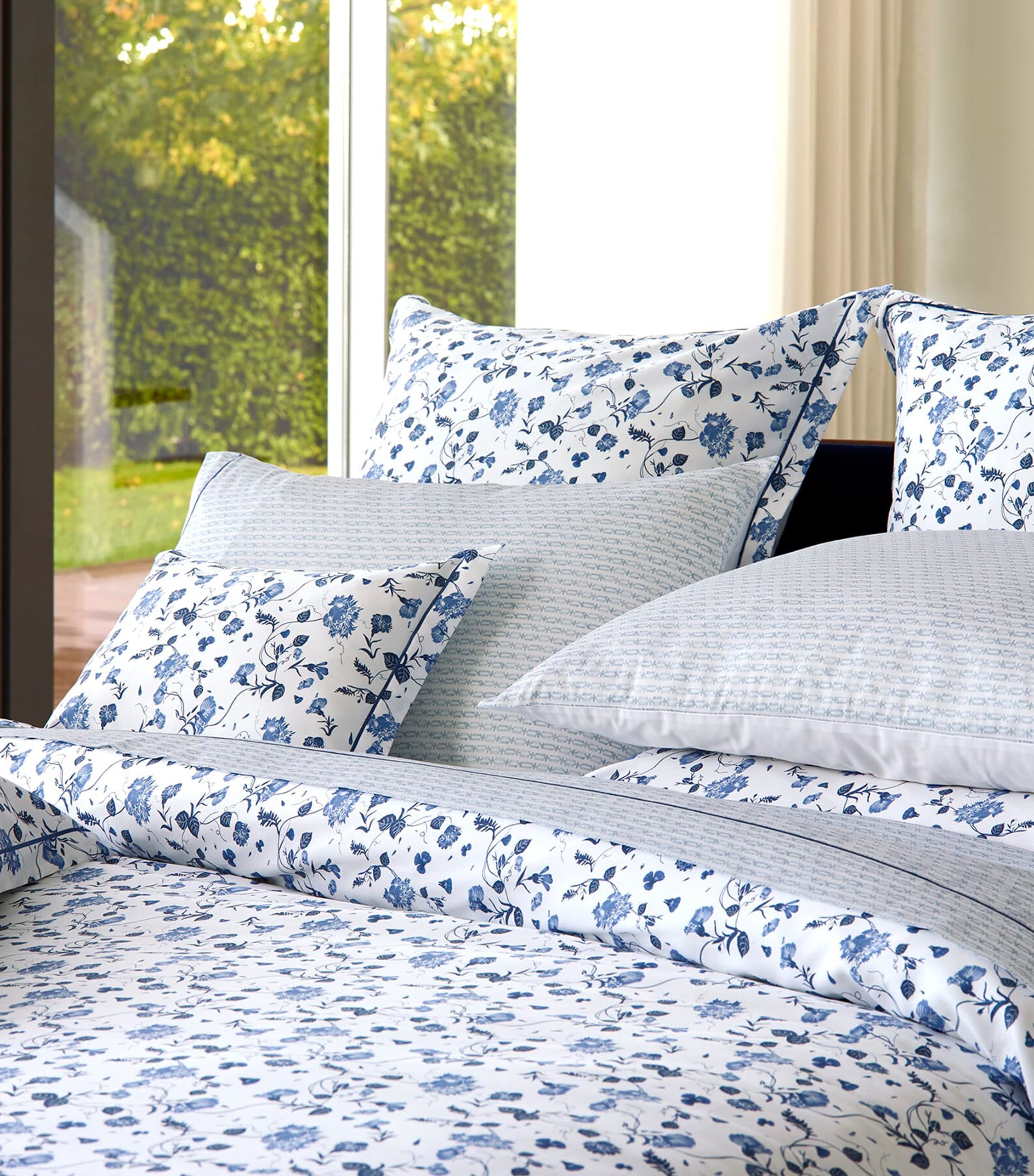 Cotton Vila King Oxford Pillowcase Pair (50cm x 75cm) ARDÓSIA (BLUE) Image 2