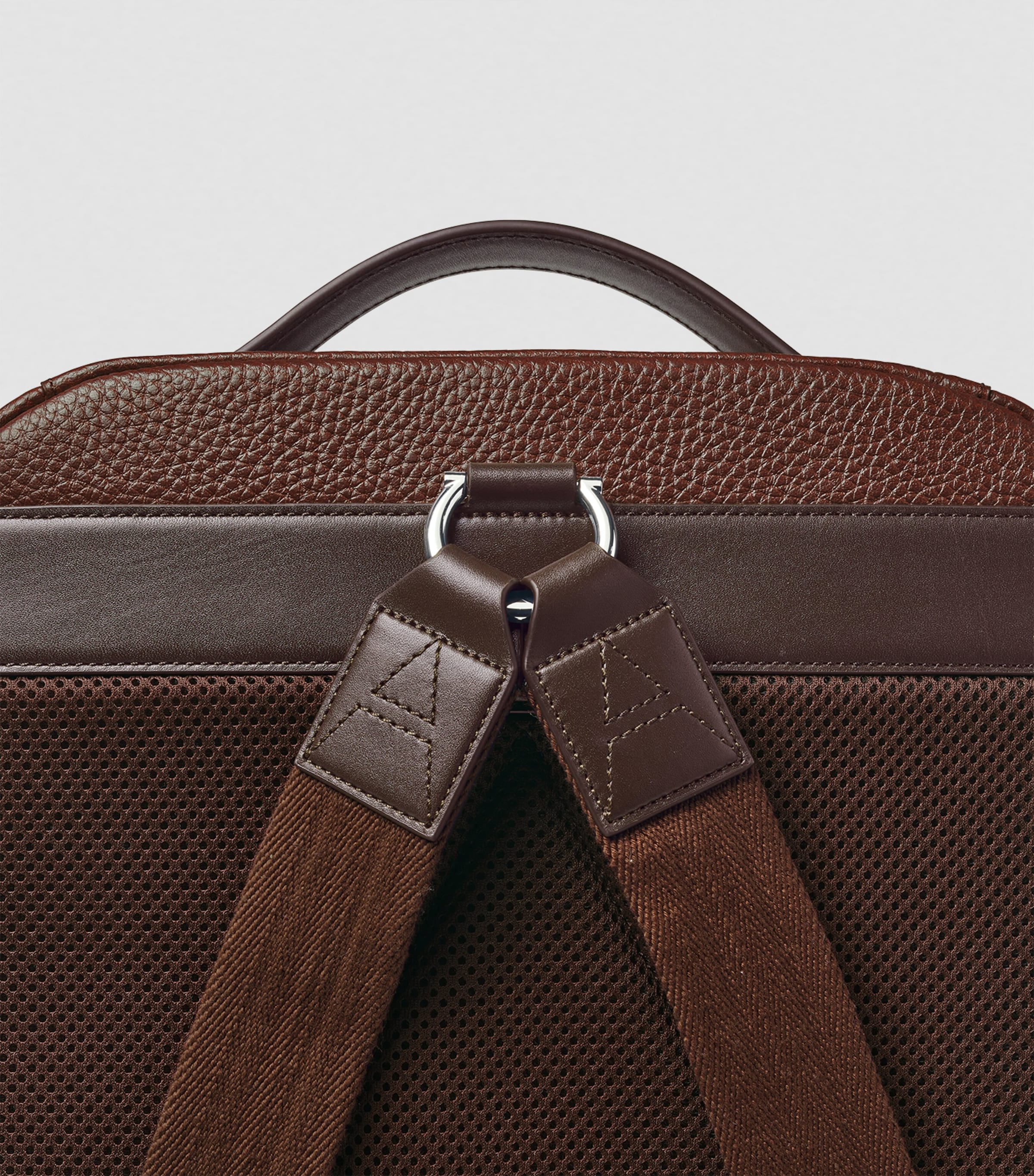 Pebble Leather Reporter Zipped Backpack TOBACCO Image 4