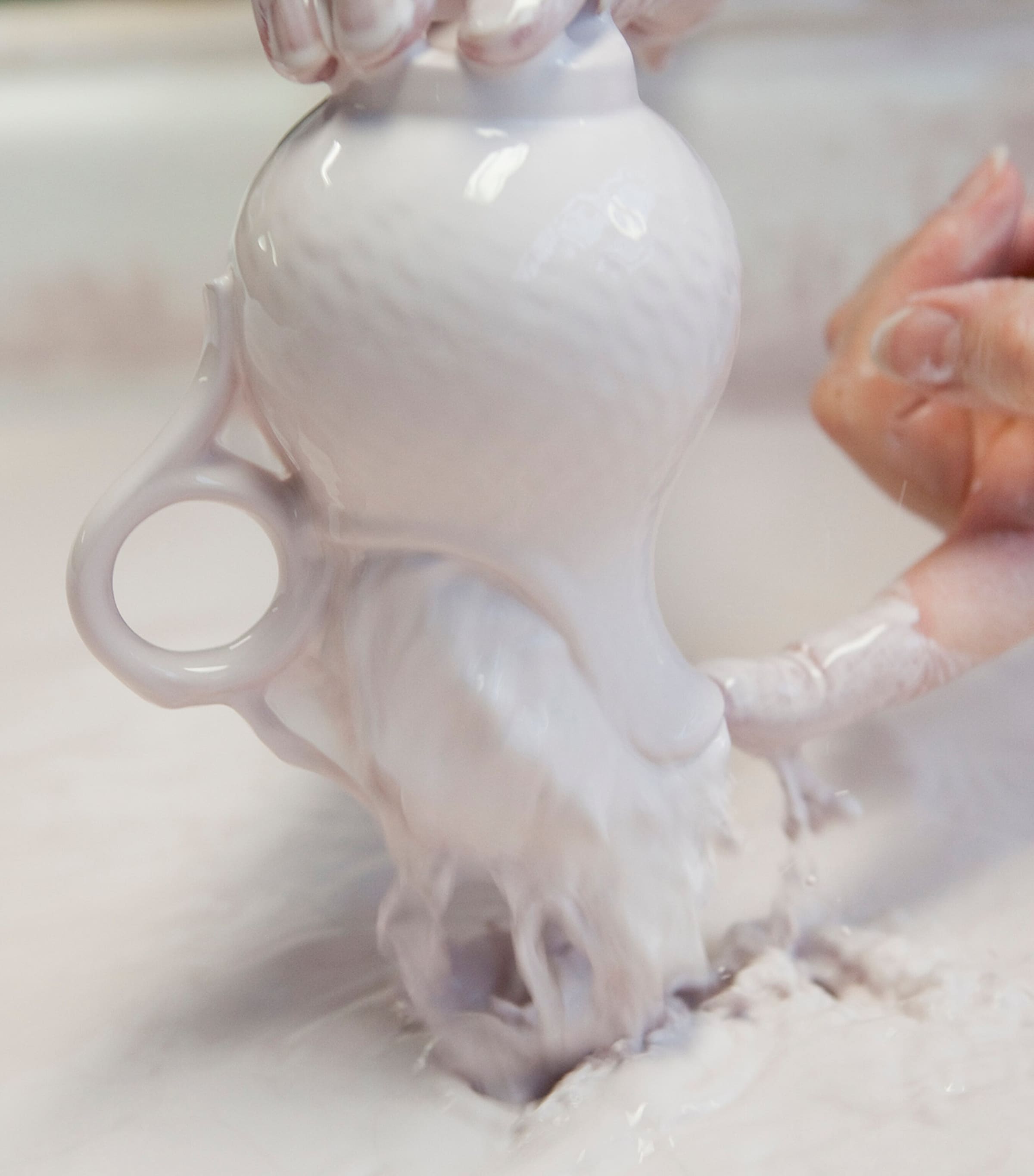 Waves Relief Creamer WHITE Image 4