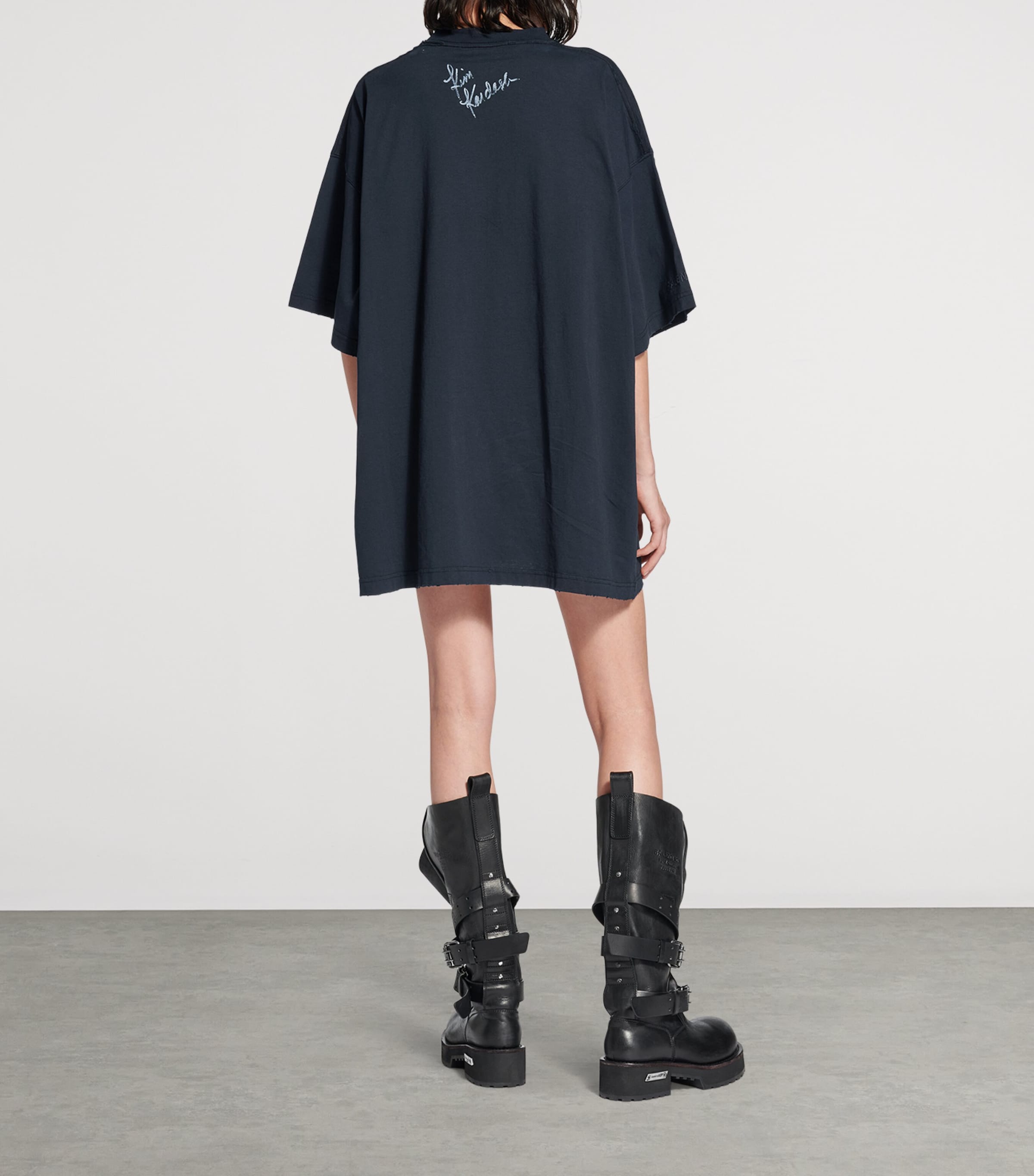 【BALENCIAGA】キム・カーダシアンのコットンブレンドTシャツ Balenciaga Cotton Kim K Oversized T-Shirt | Harrods US