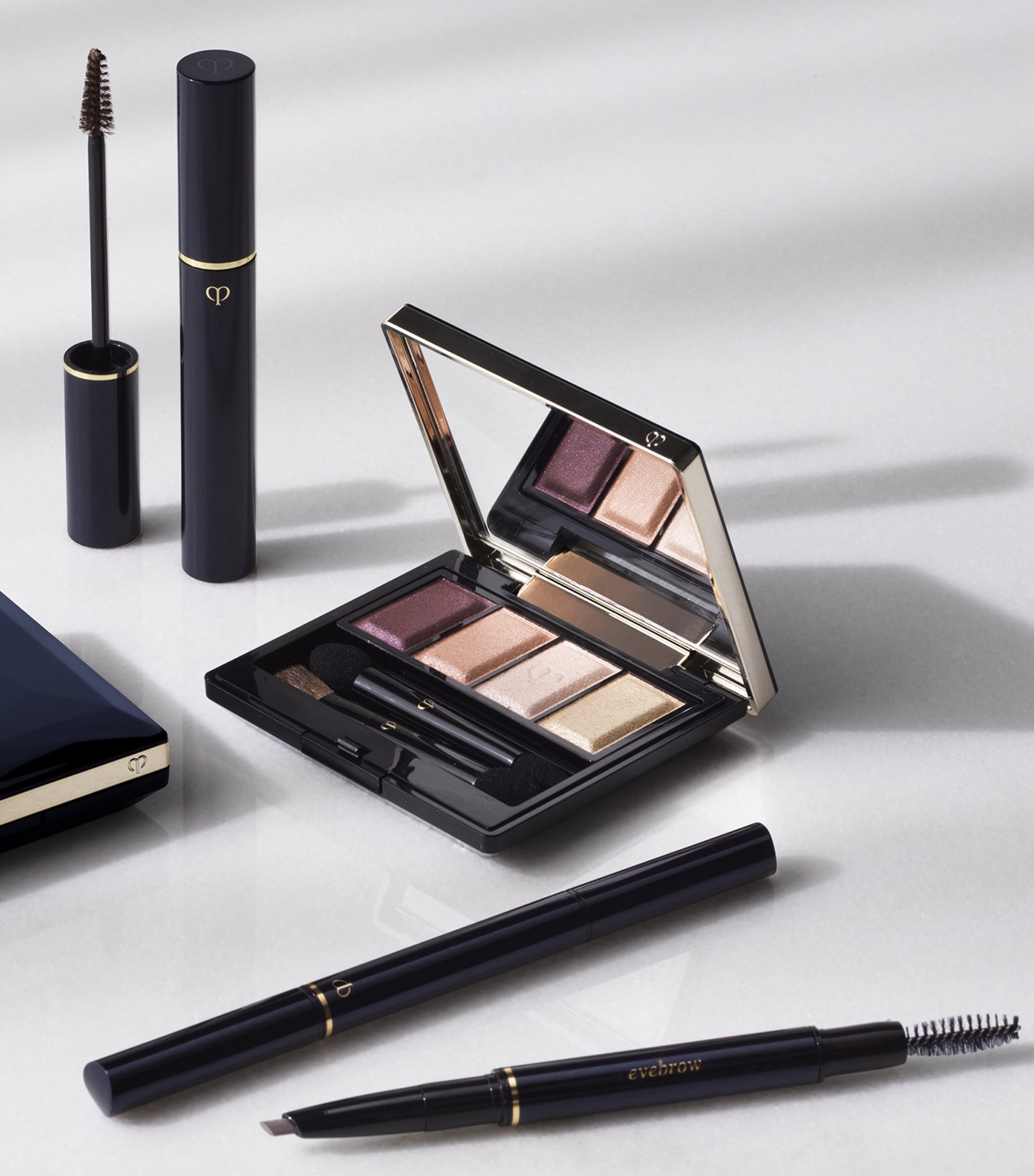 Clé de Peau Beauté Eyebrow Gel Auburn Image 4