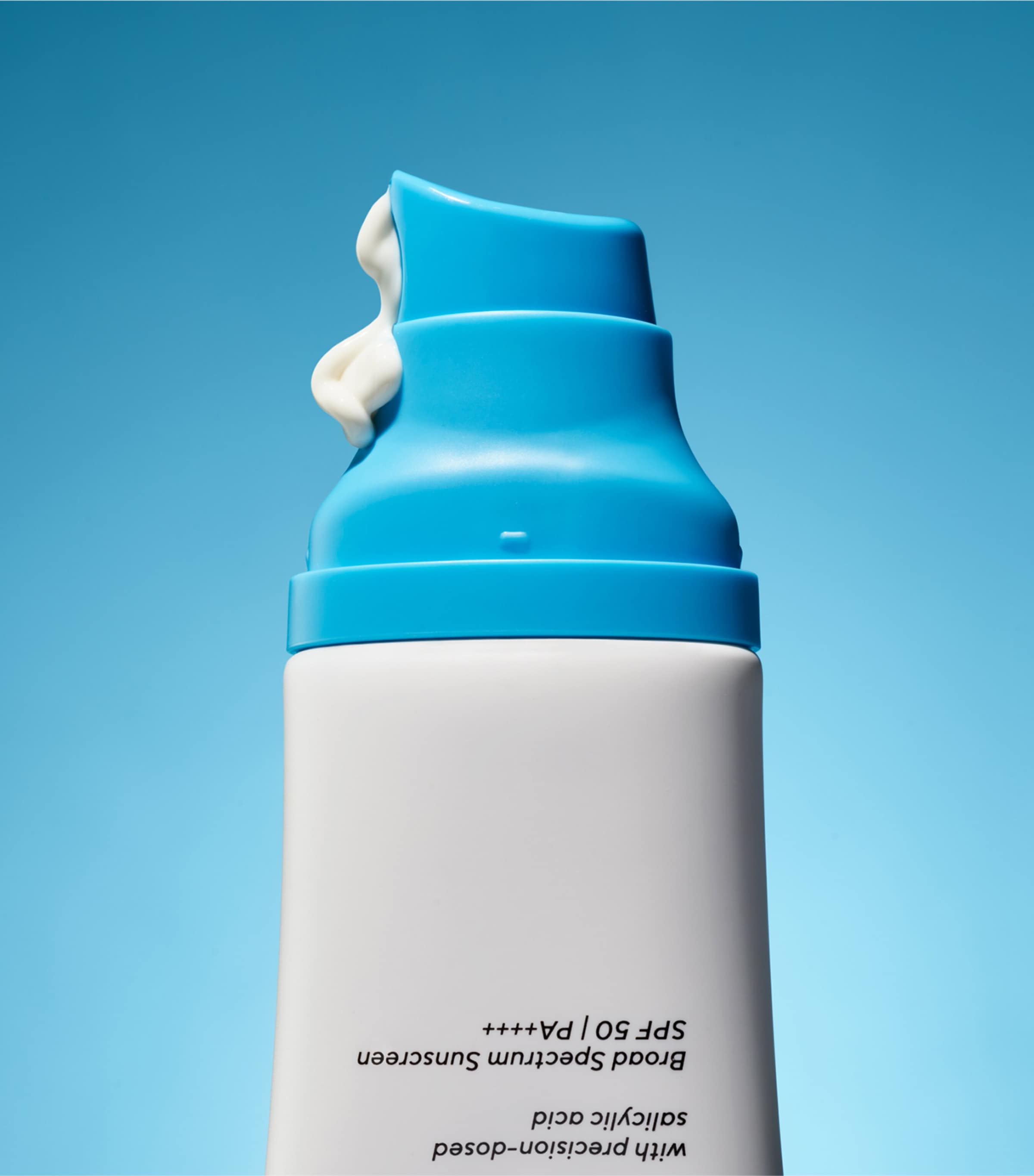 Superactive Moisturizer SPF 40: Mattifying Oil + Pore Control (50ml) NO COLOUR Image 4