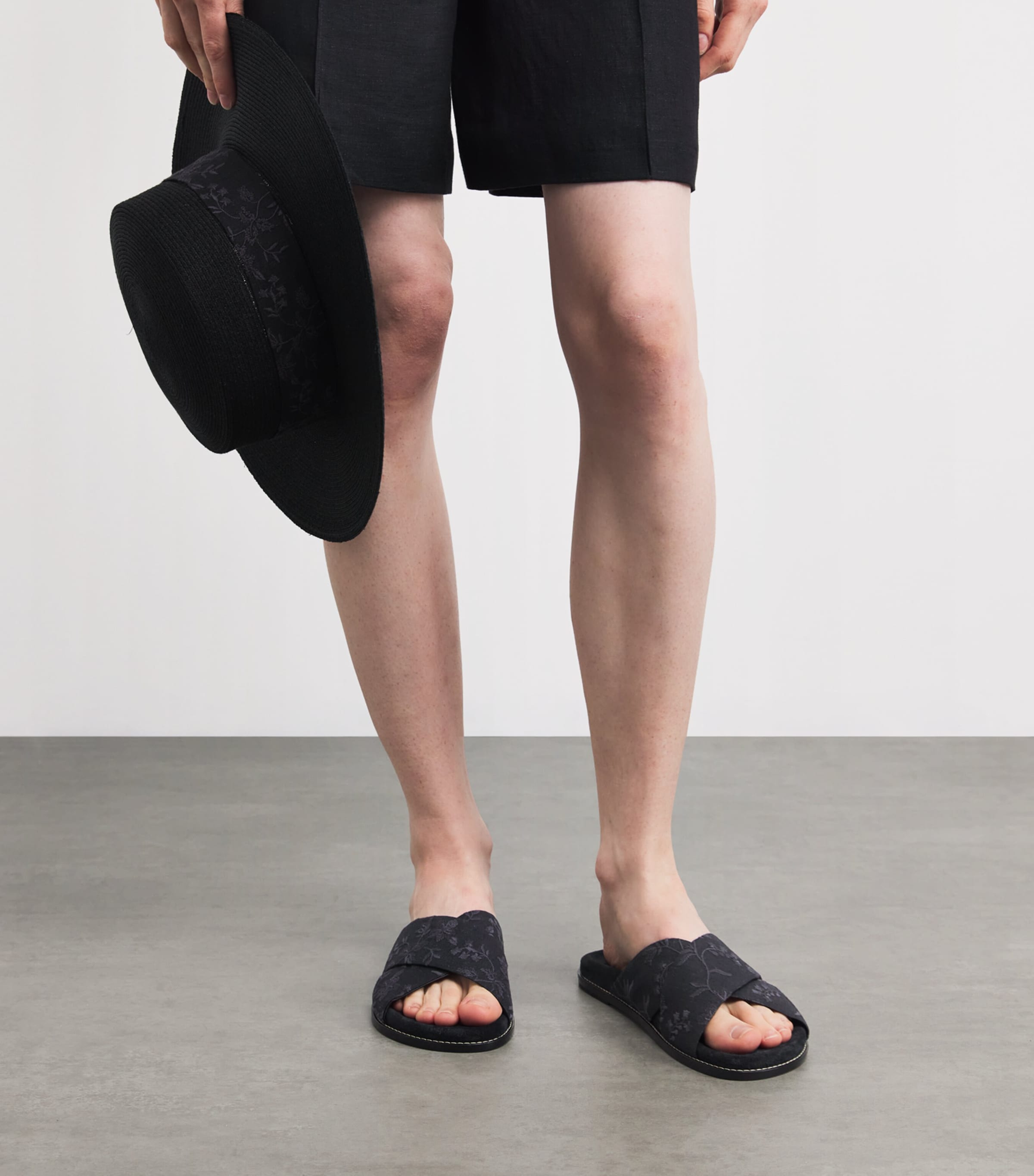 Embroidered Crossover Slides NERO Image 6
