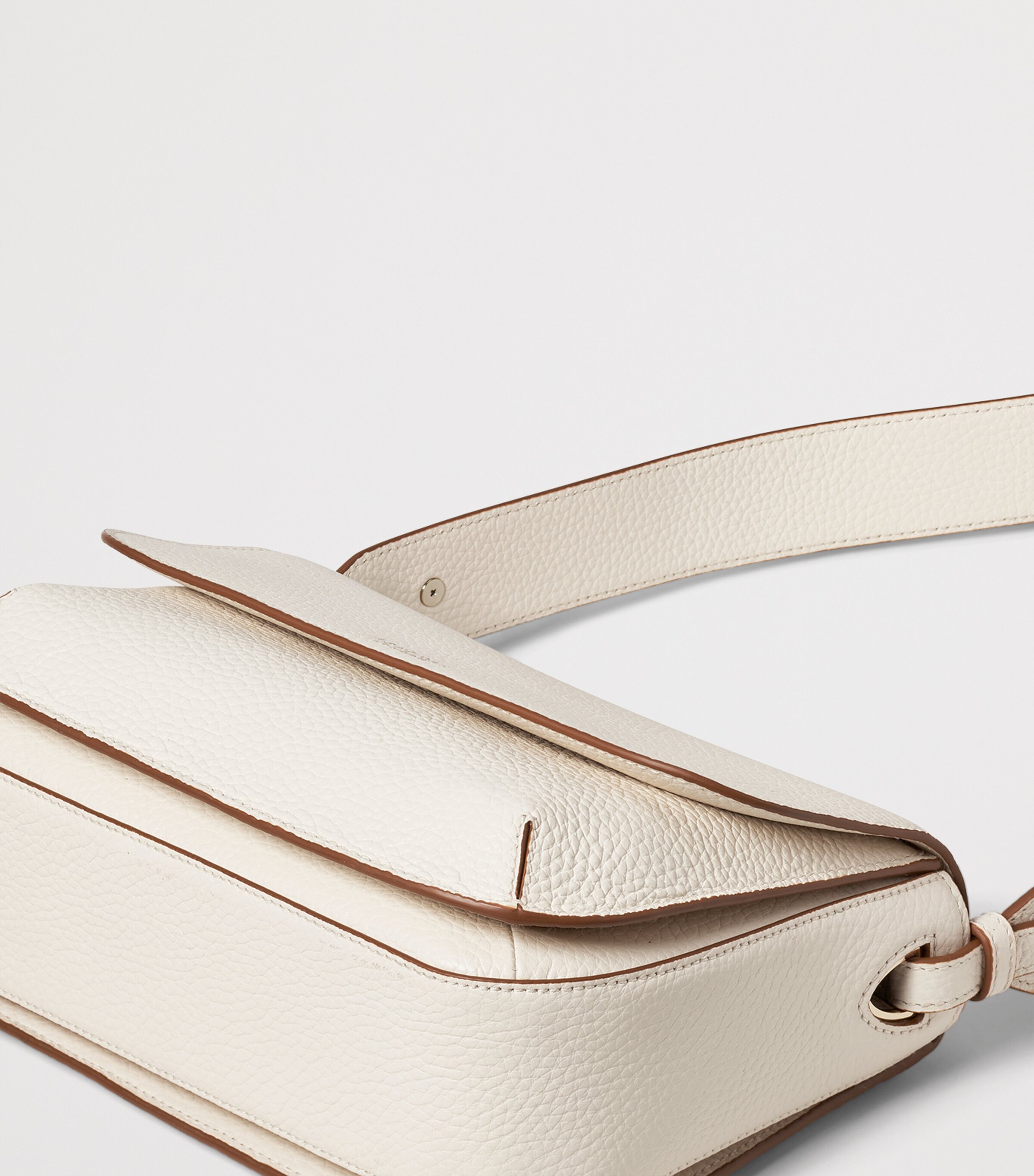 Leather Ella Grande Cross-Body Bag IVORY Image 7