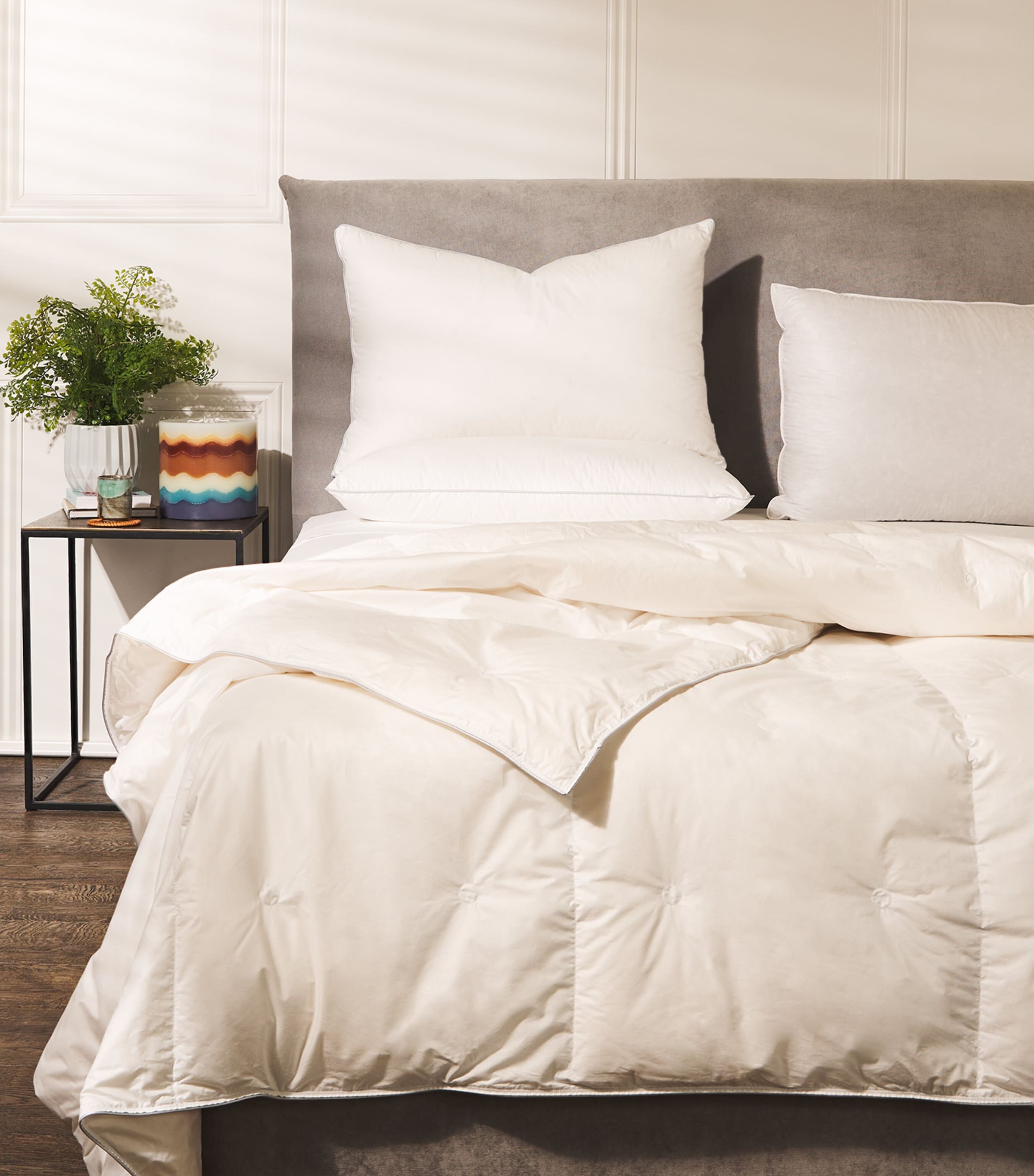 Harrods of London Thermal Balance Super King Mattress Protector (180cm x 200cm) White Image 5