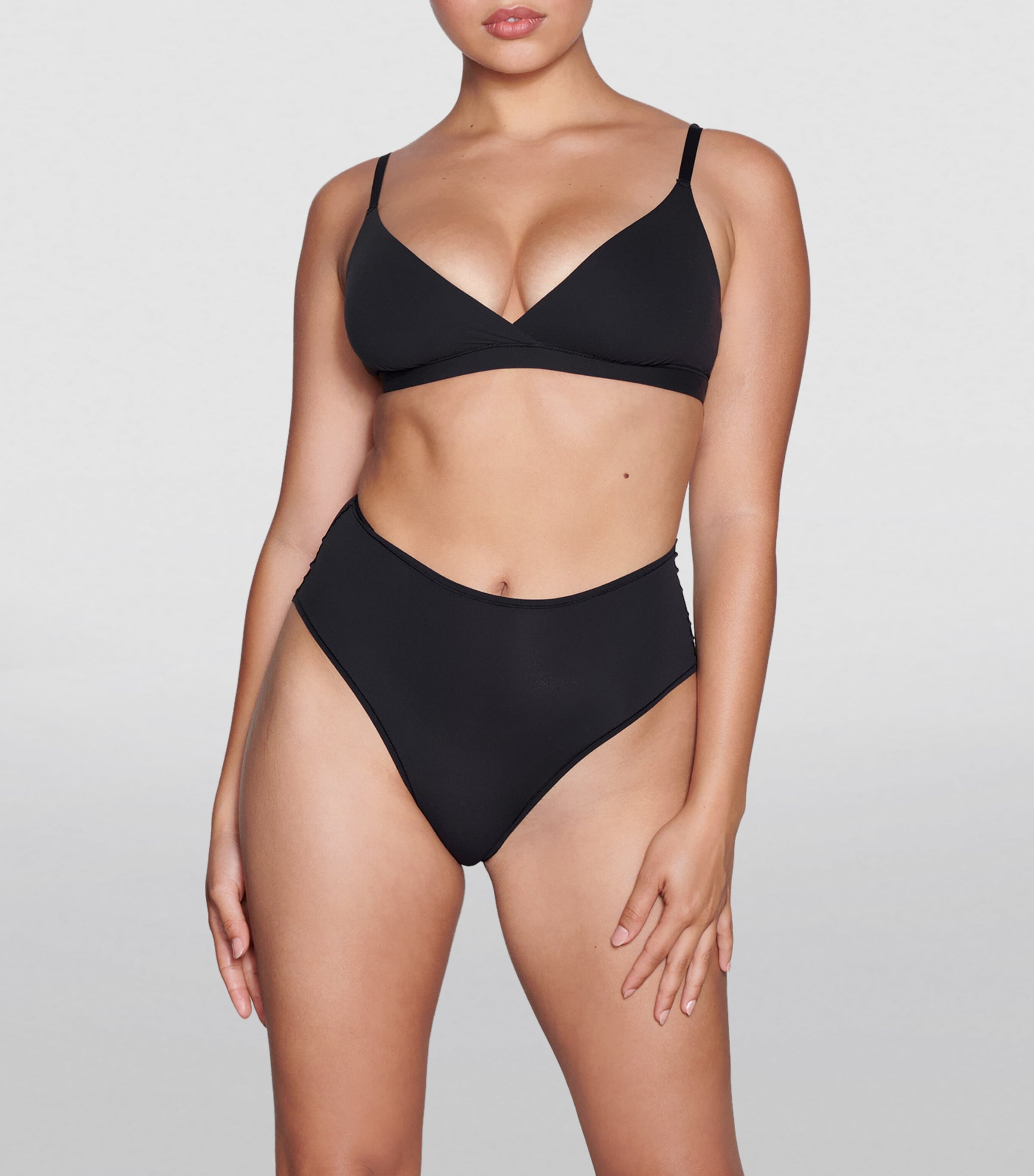 Fits Everybody Triangle Bralette ONYX Image 2