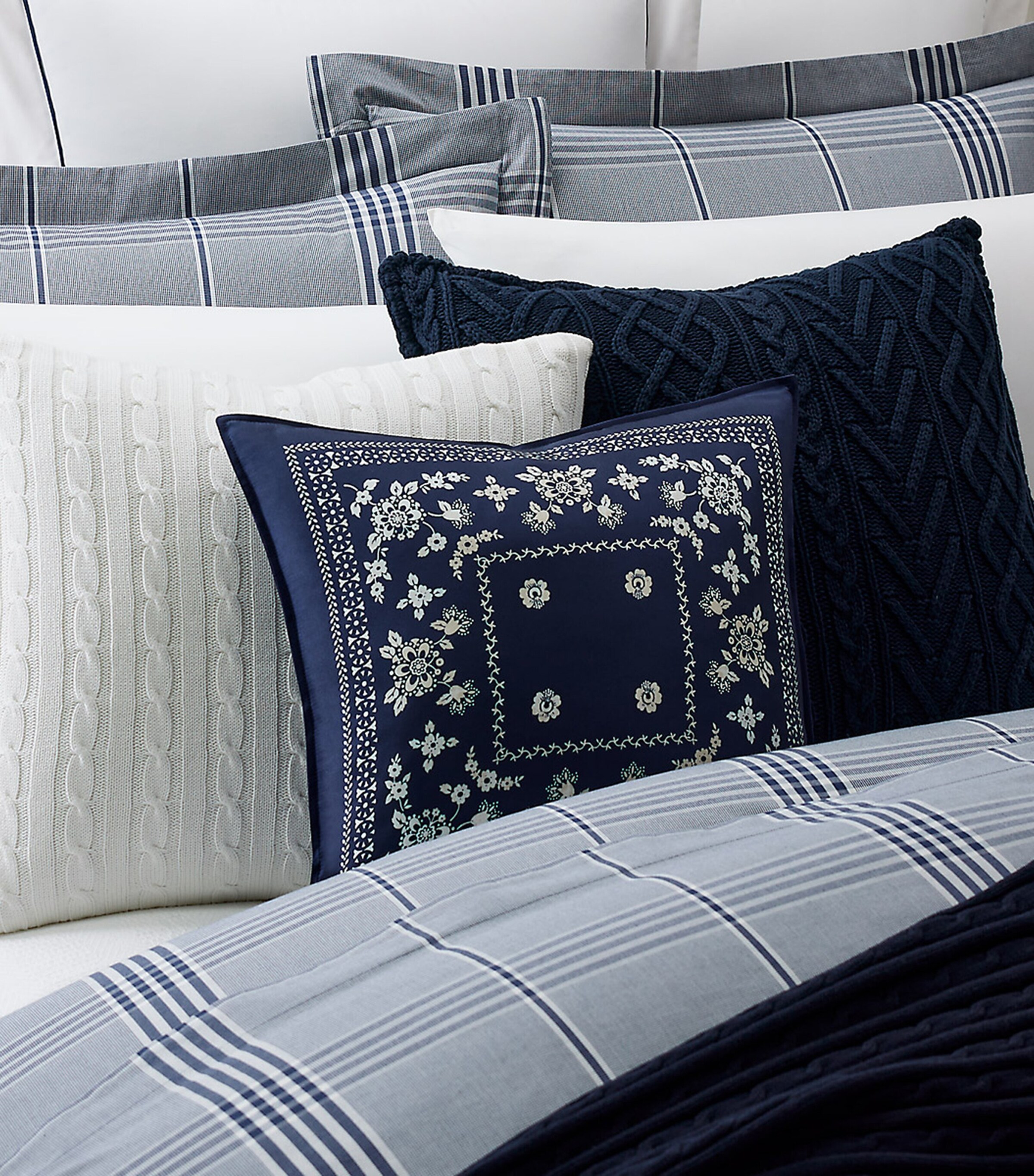 Ralph Lauren Home Silk Brynn Square Cushion Cover (45cm x 45cm) Navy Image 2