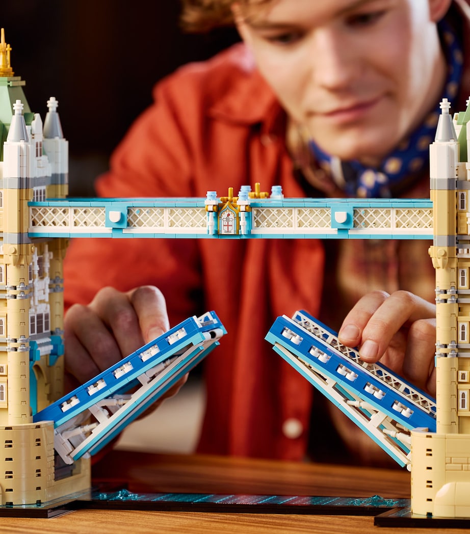 Lego Architecture Tower Bridge 21067 Image 7