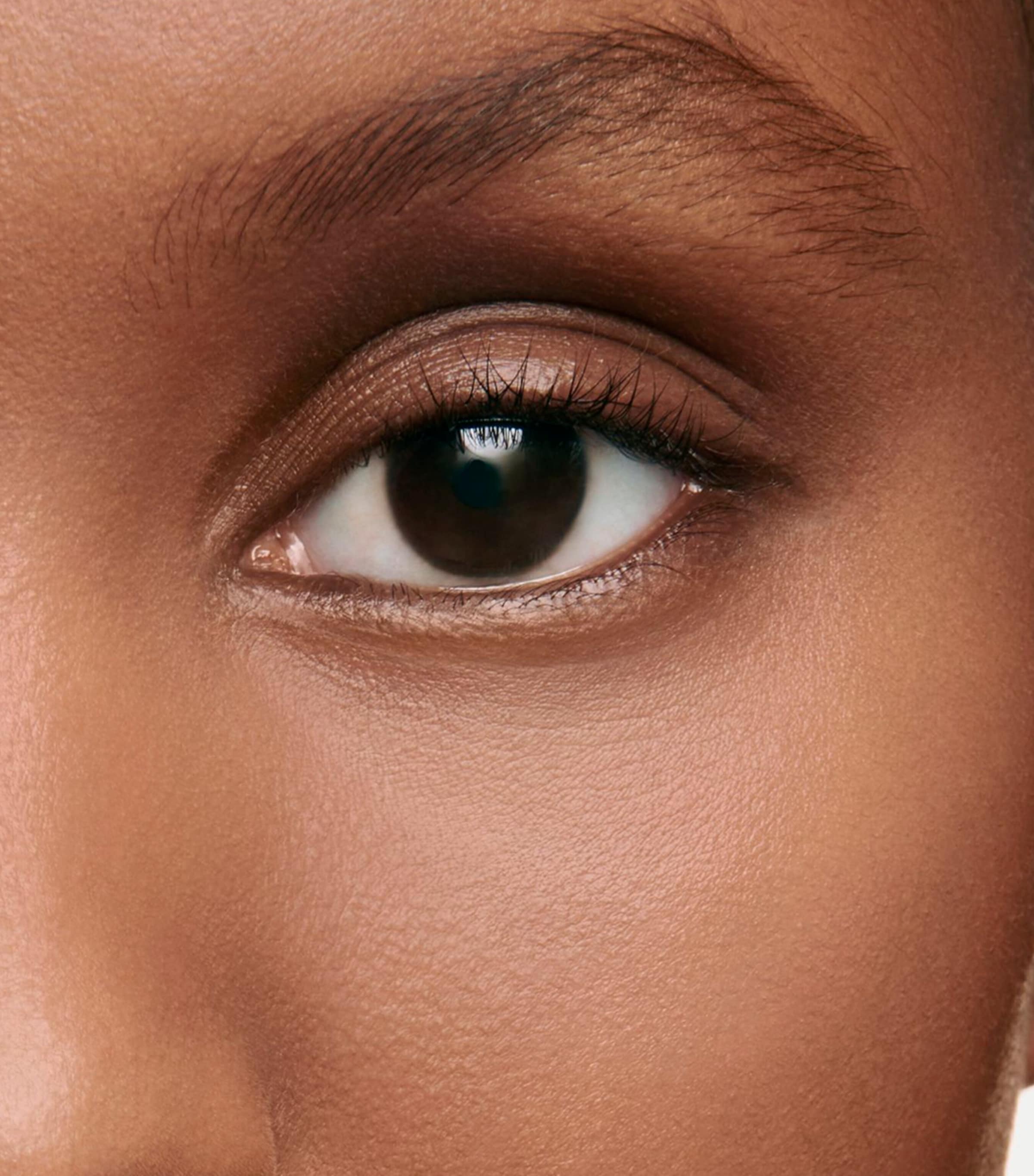 CHANEL CHANEL LES BEIGES NATURAL HEALTHY GLOW Serum Concealer Image 3