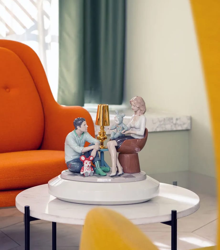 The Family Portrait Figurine NO COLOUR Image 2