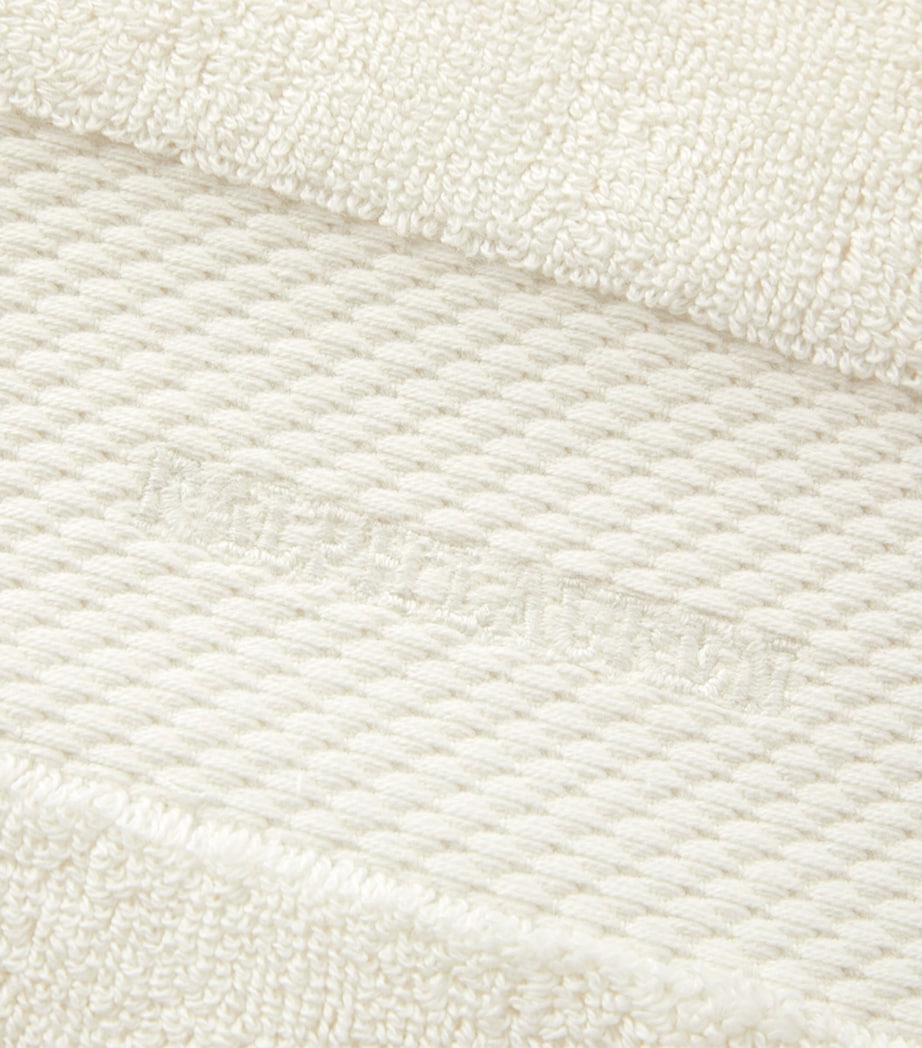 Avenue Bath Towel (75cm x 137cm) ALABASTER Image 4