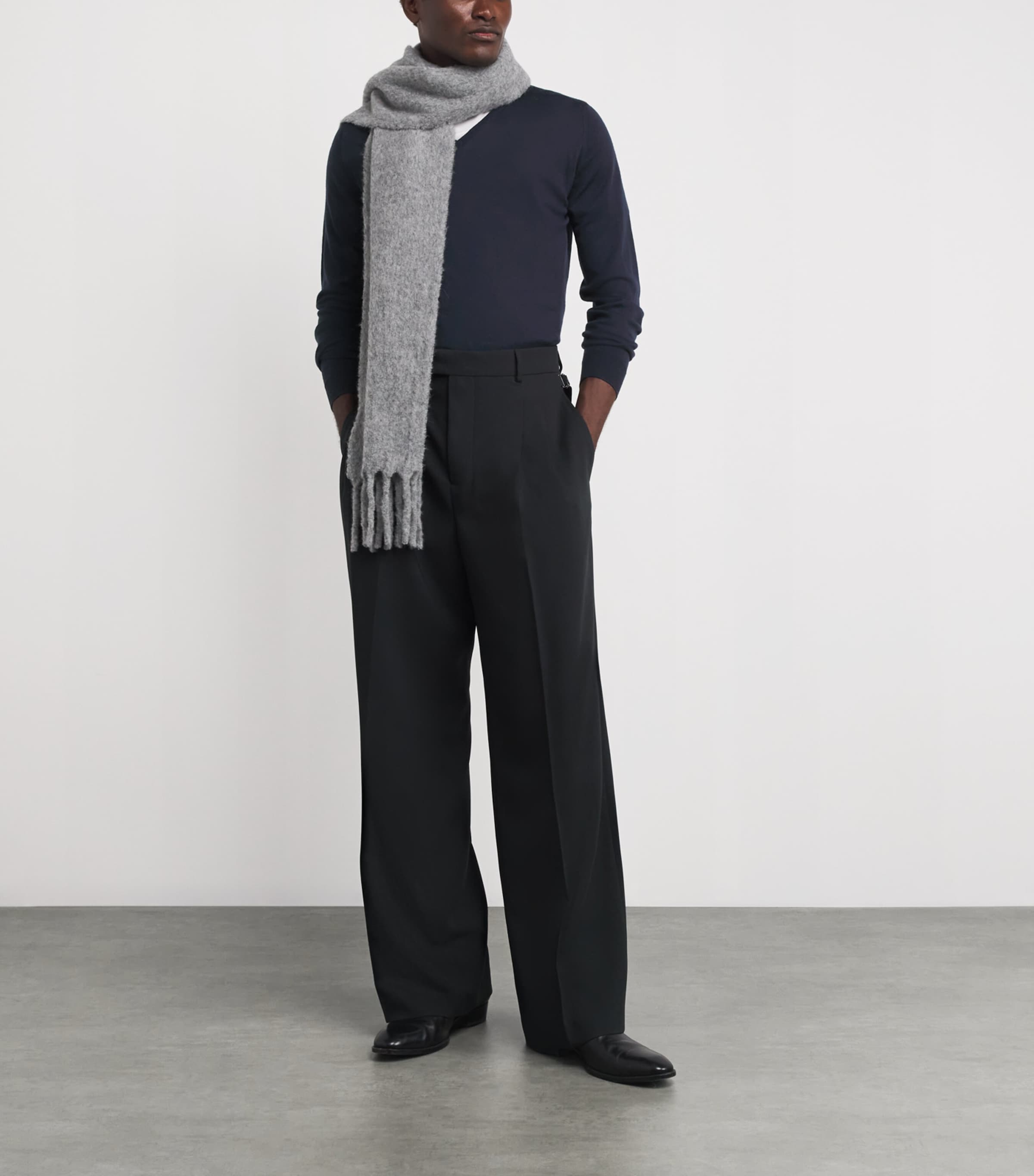 Merino Wool Blenheim Sweater MIDNIGHT Image 2