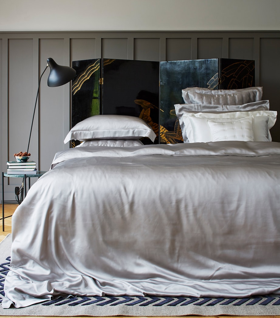 Silk King Duvet Cover (225cm x 220cm) SILVER GREY Image 3