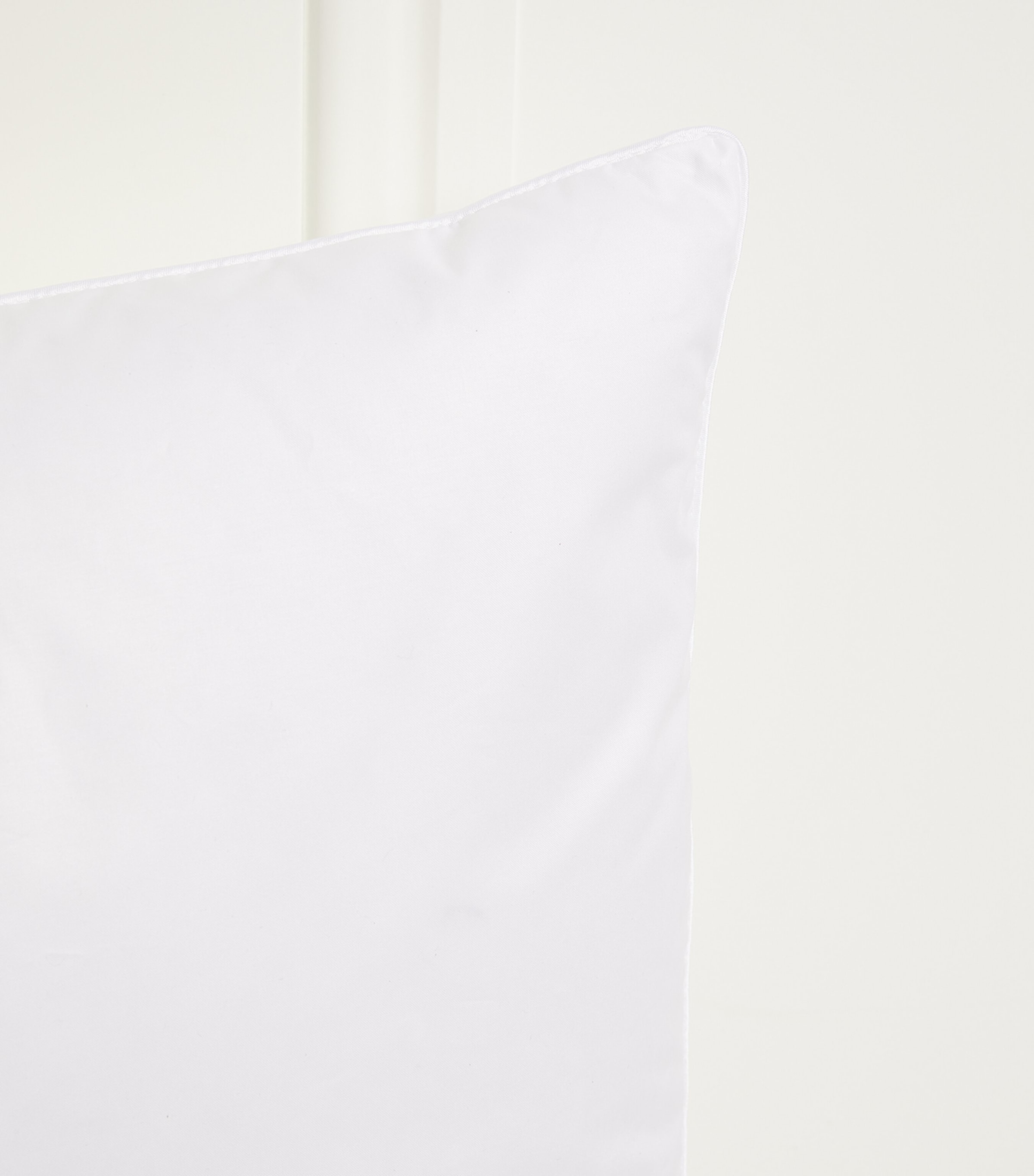 Chateau 2-Chamber 90% Canadian Goose Down Pillow (50cm x 75cm) WHITE Image 3