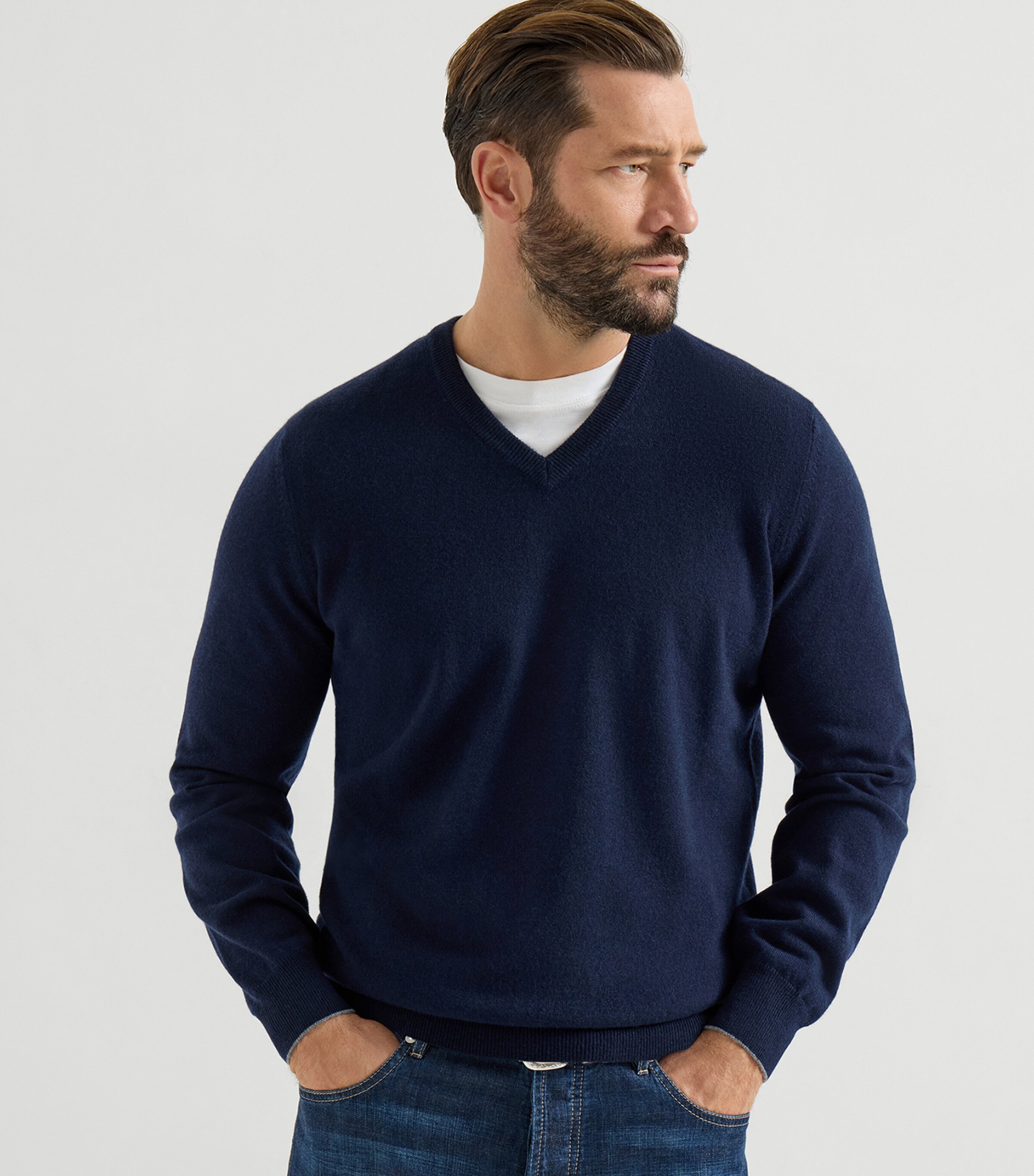 Brunello Cucinelli Mens Cashmere V-Neck Sweater Image 2