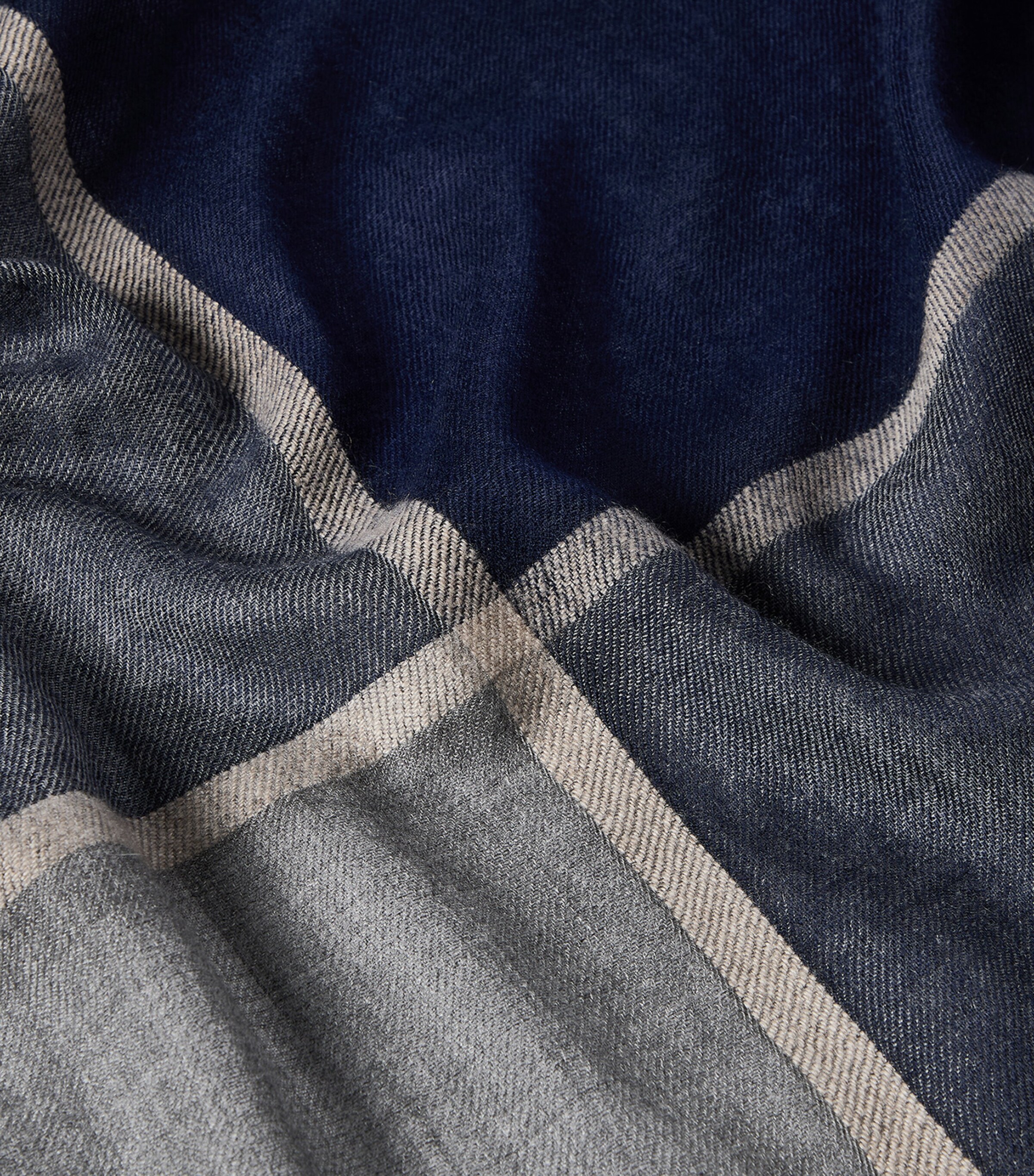Brunello Cucinelli Mens Cashmere-Silk Colour-Block Scarf Image 4