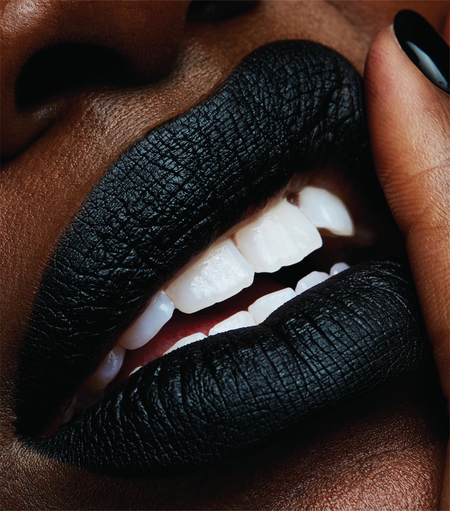 Retro Matte Liquid Lipcolour CAVIAR Image 4