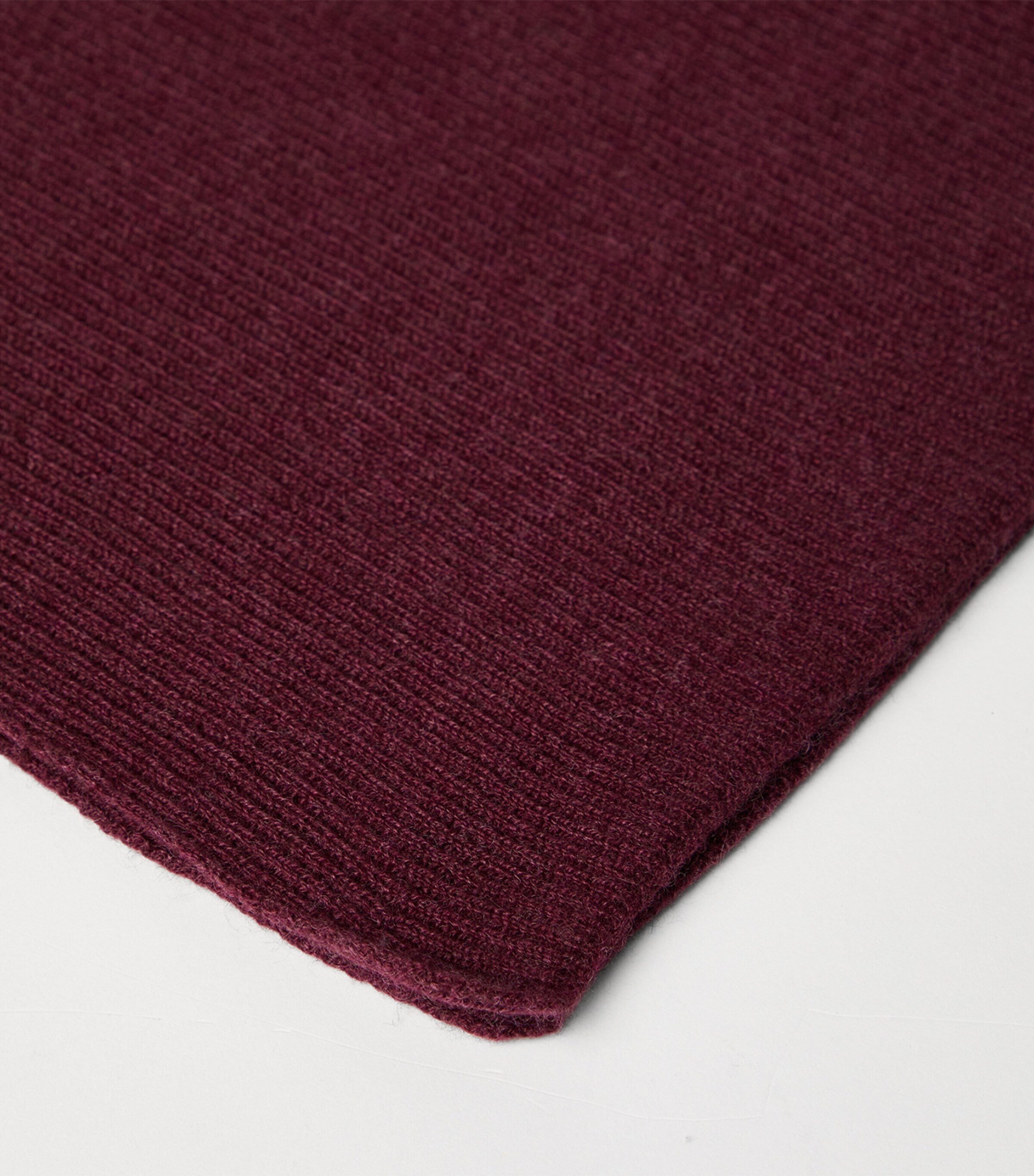Brunello Cucinelli Womens Cashmere English Rib Scarf Image 3