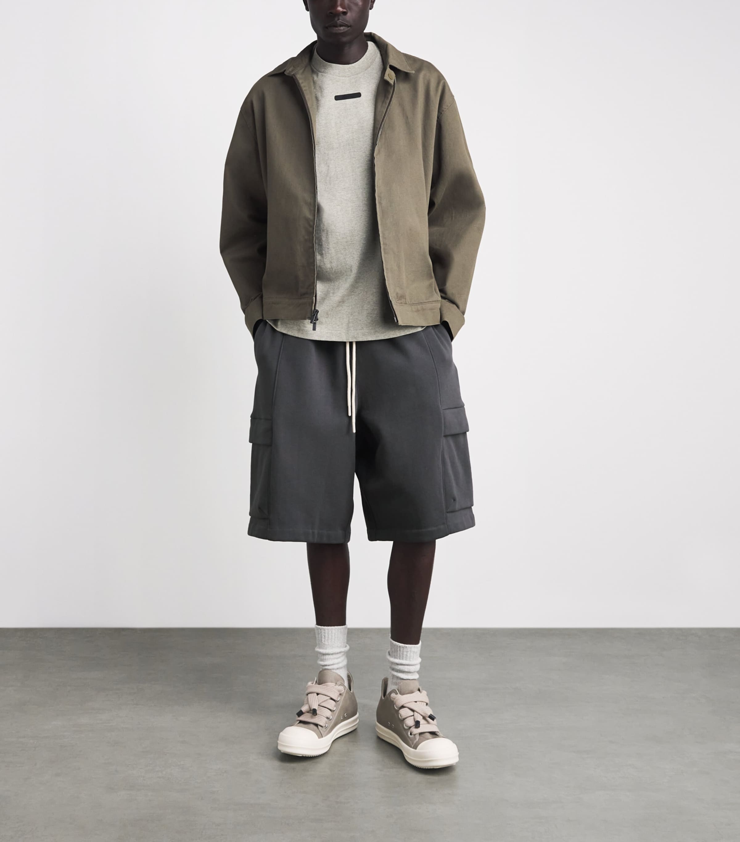 FEAR OF GOD ESSENTIALS Mens Cargo Basketball Shorts Iron Grey Image 2