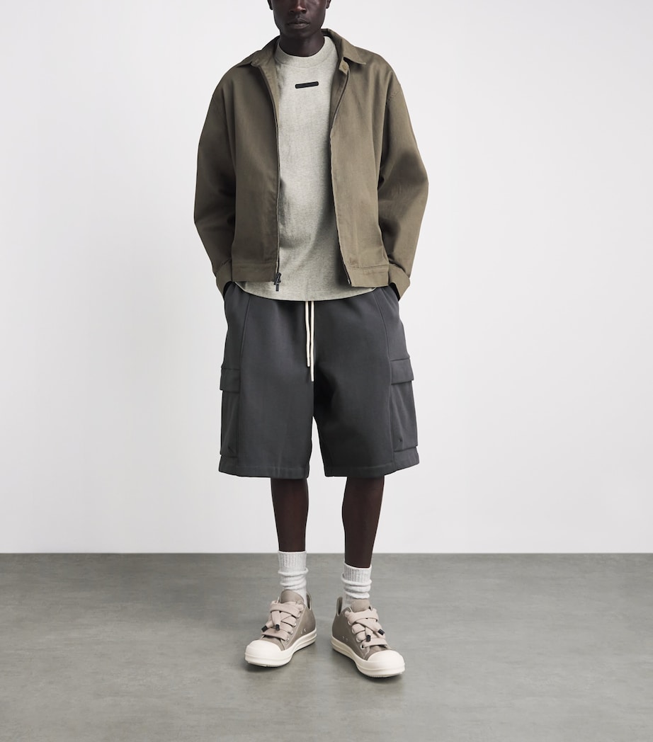 FEAR OF GOD ESSENTIALS Mens Cargo Basketball Shorts Iron Grey Image 2