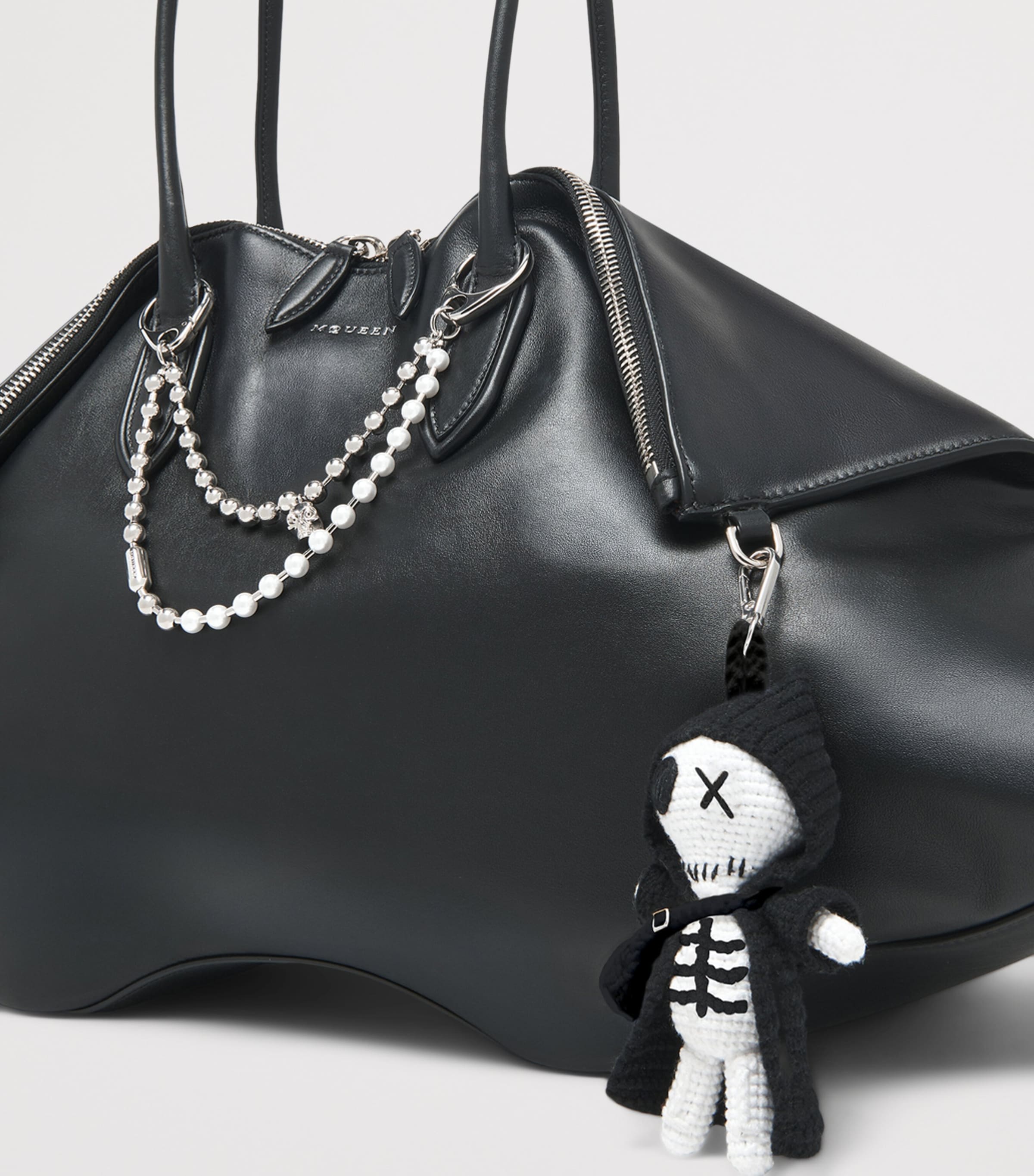 Knitted The Doll Charm 8490 Image 3