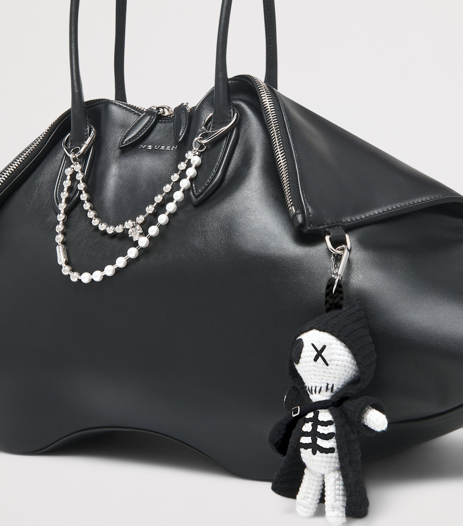 Knitted The Doll Charm 8490 Image 3