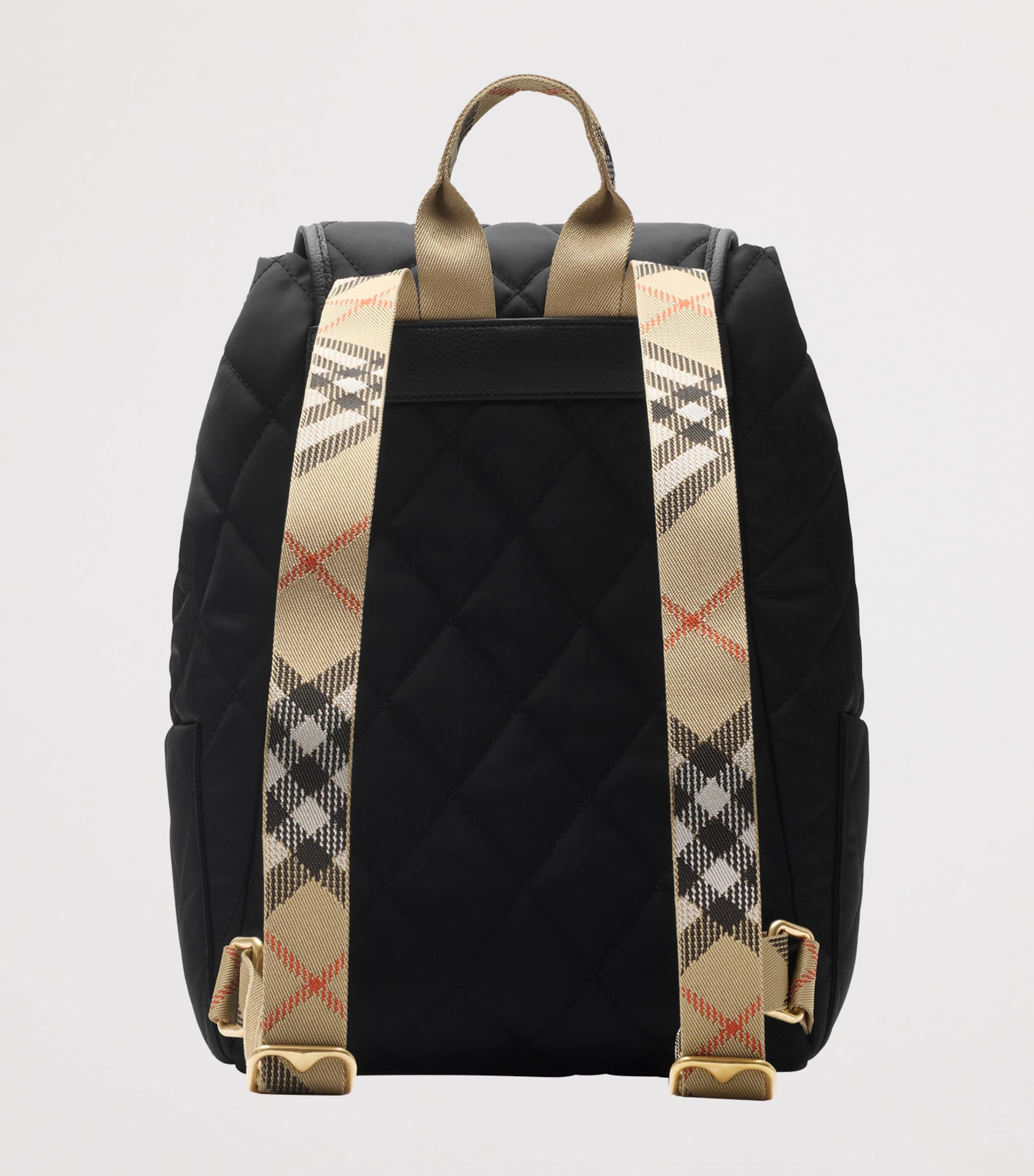 Quilted Horseshoe Backpack BLACK Image 3