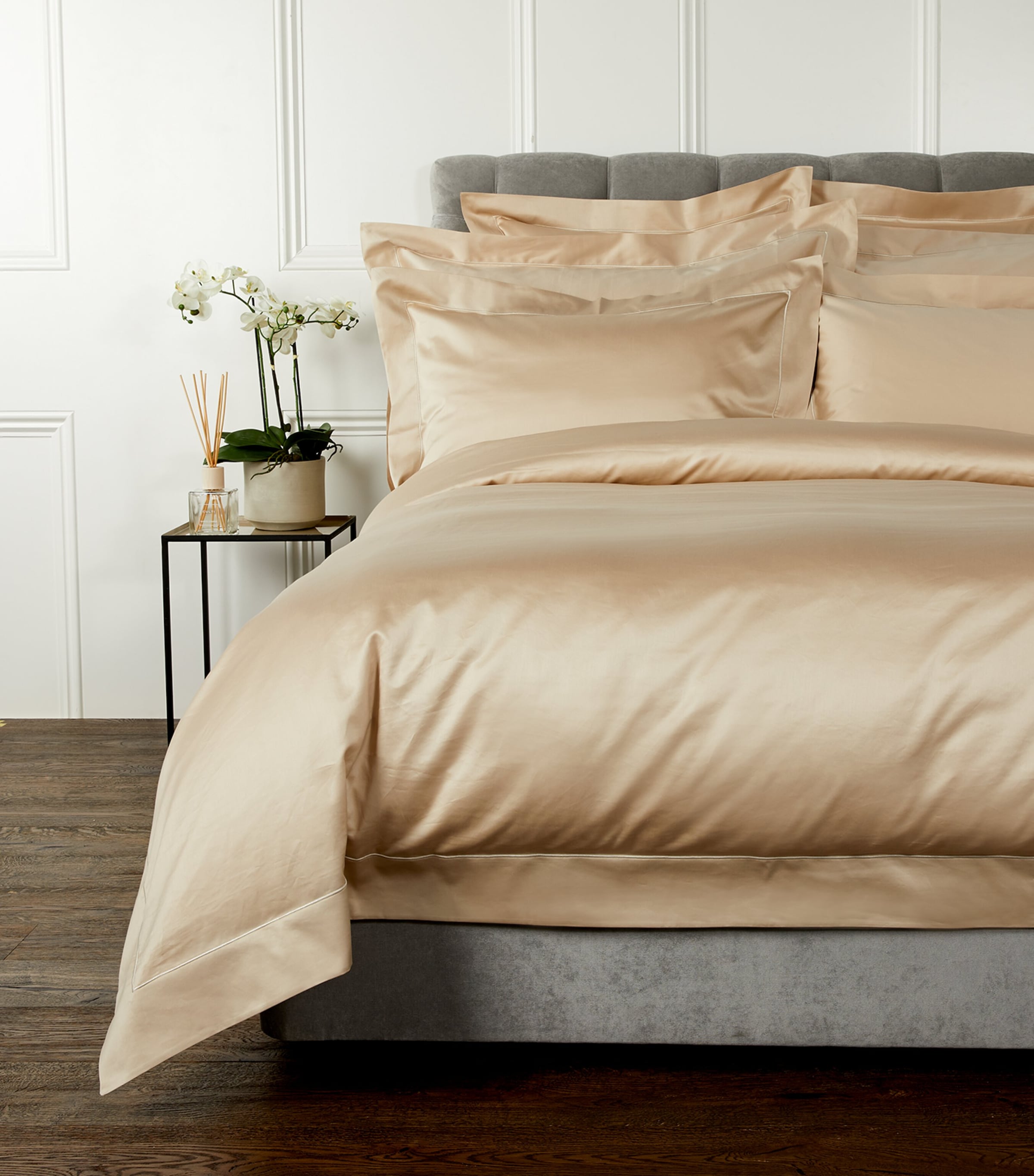 Celso De Lemos Bourdon Super King Flat Sheet In Beige