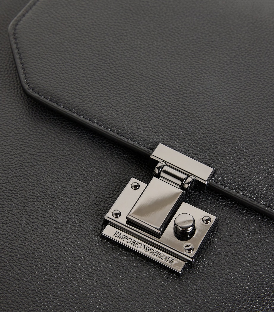Tumbled Leather Flapped Backpack 80648 Image 4