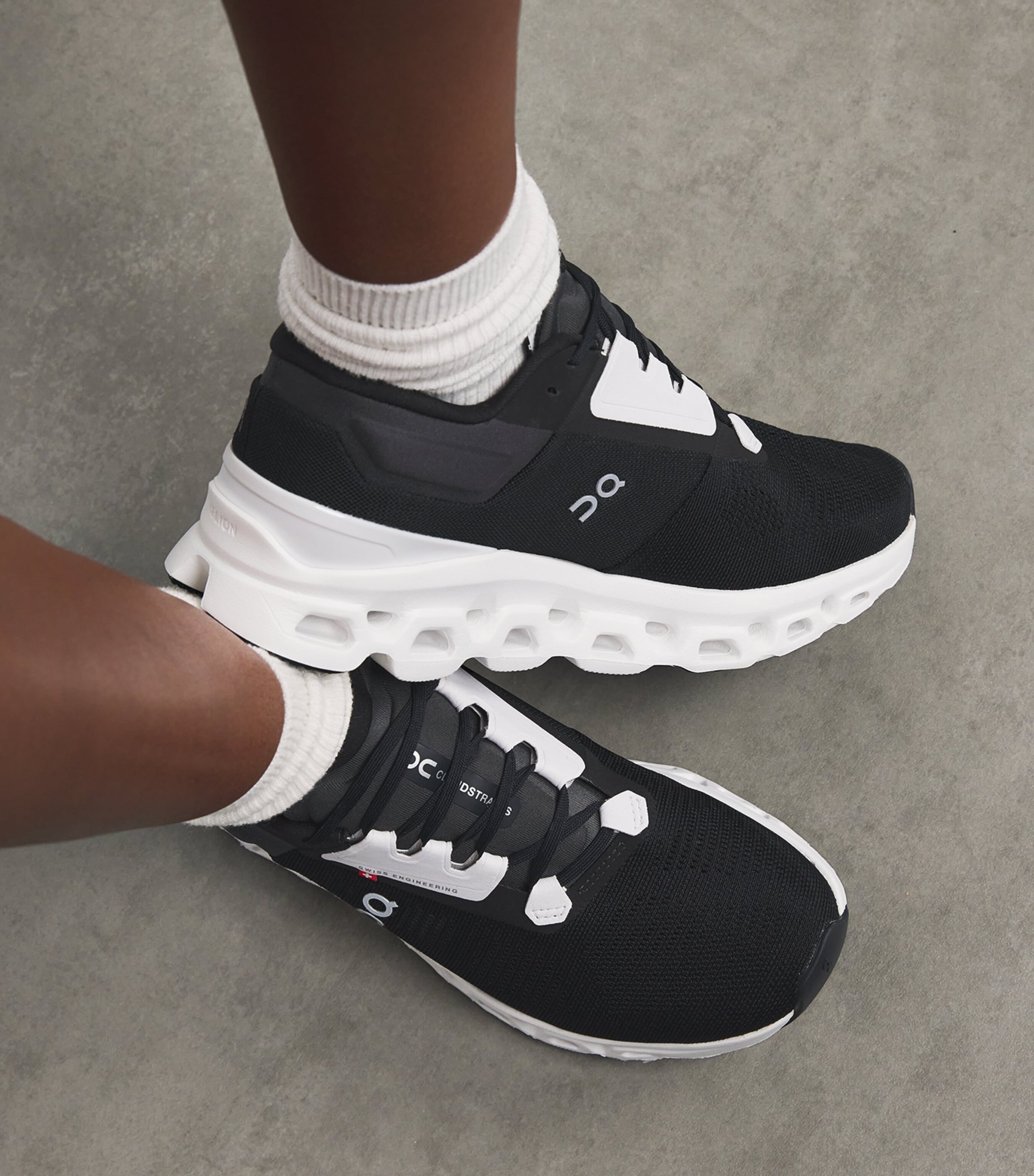 Cloudstratus 3 Trainers BLACK FROST Image 2