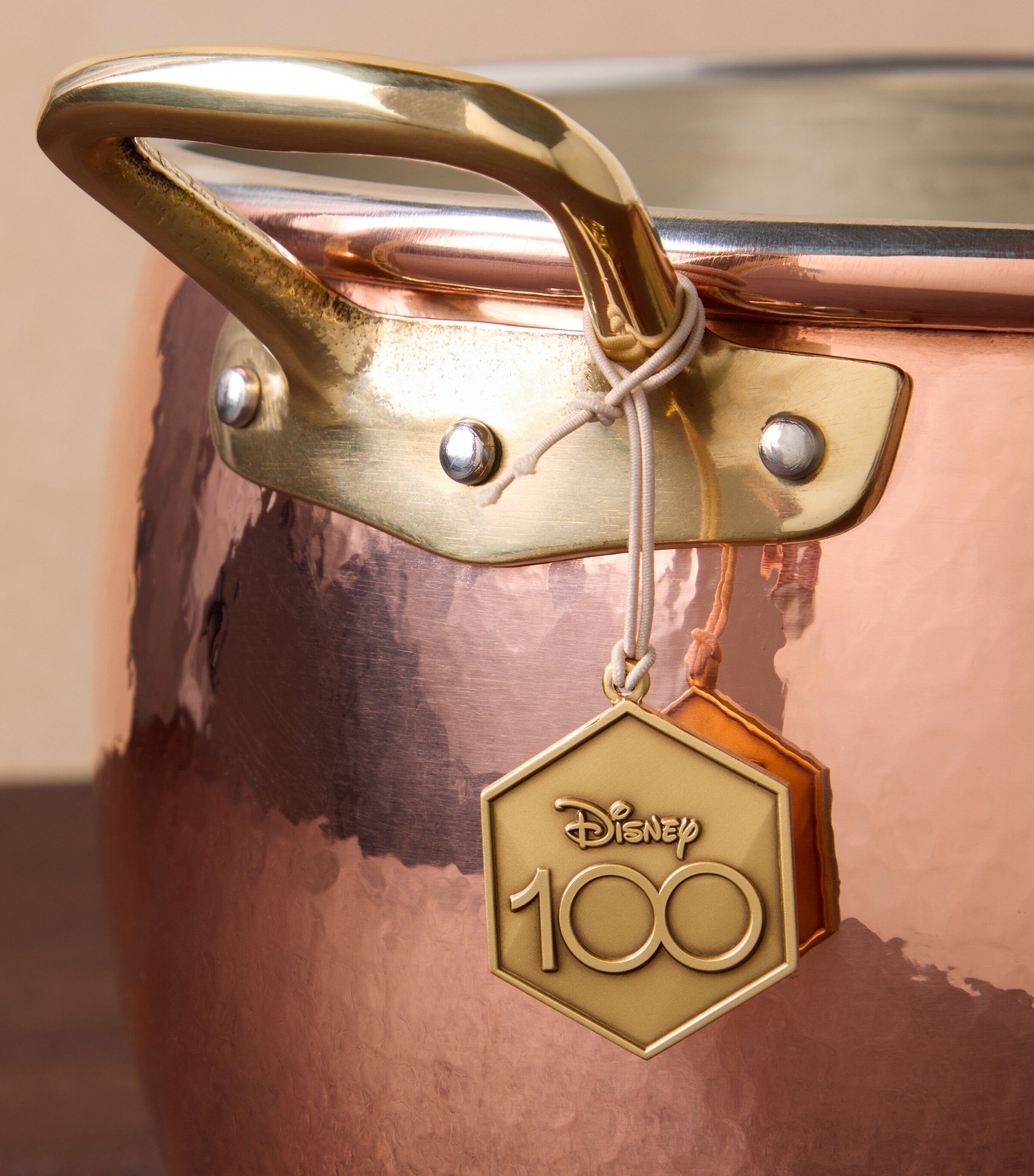 Ruffoni Historia Hammered Copper Disney Mickey Mouse Stockpot with Lid (24cm) Copper, Bronze Image 2