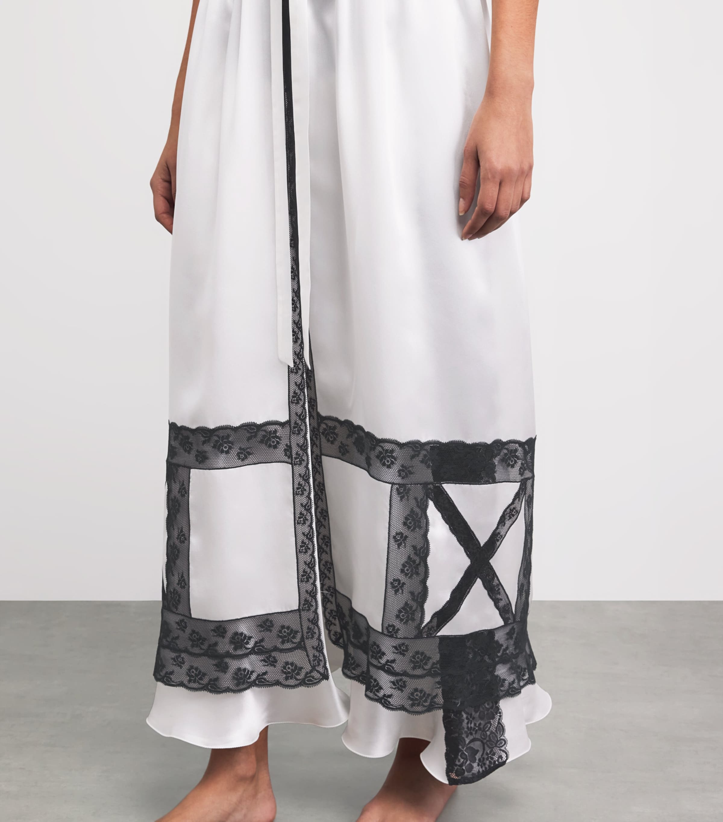 Loretta Caponi Womens Silk Camogli Robe Optical Satin Image 5